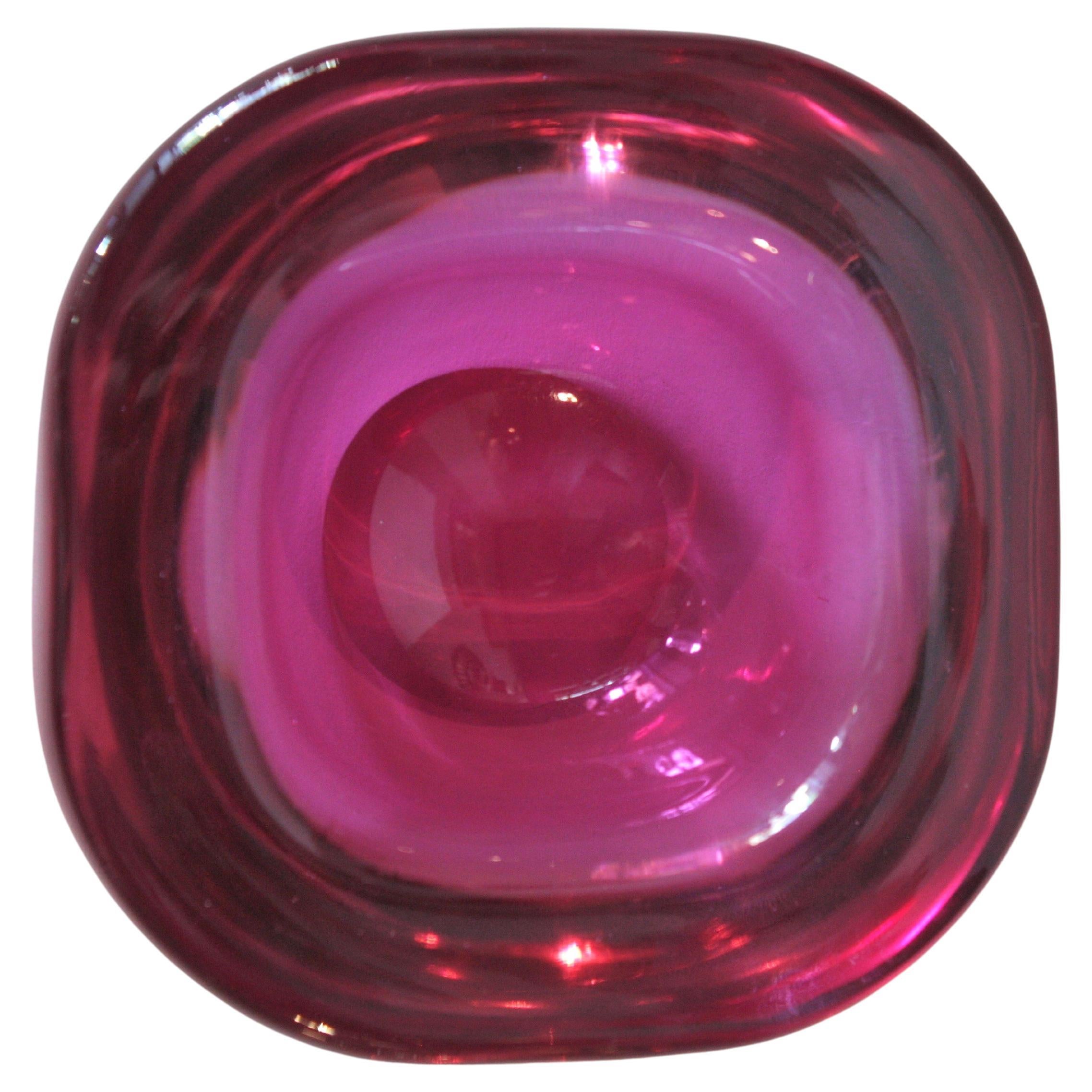 Mid-Century Modern Archimede Seguso Murano Sommerso, bol carré en verre géométrique rose pourpre en vente