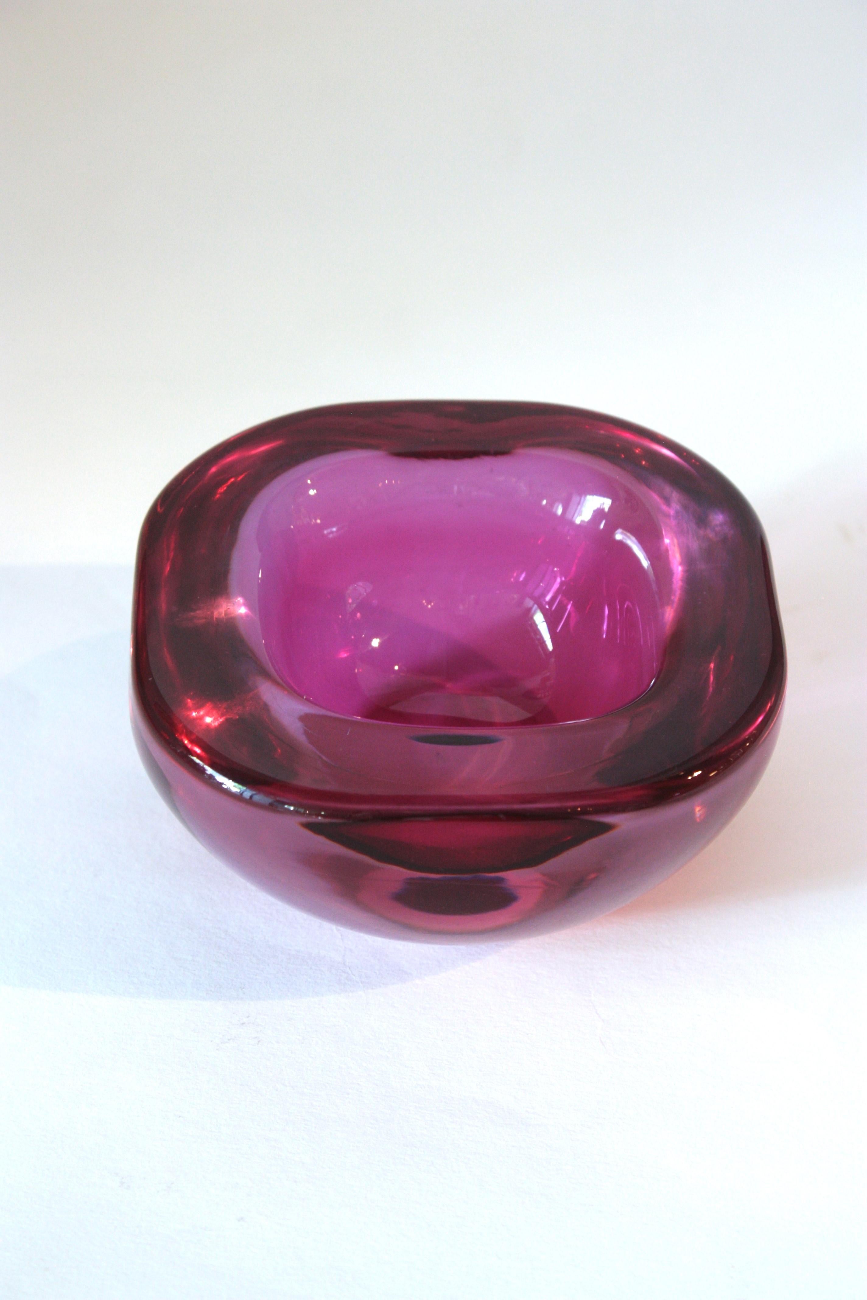 Archimede Seguso Murano Sommerso, bol carré en verre géométrique rose pourpre Bon état - En vente à Barcelona, ES