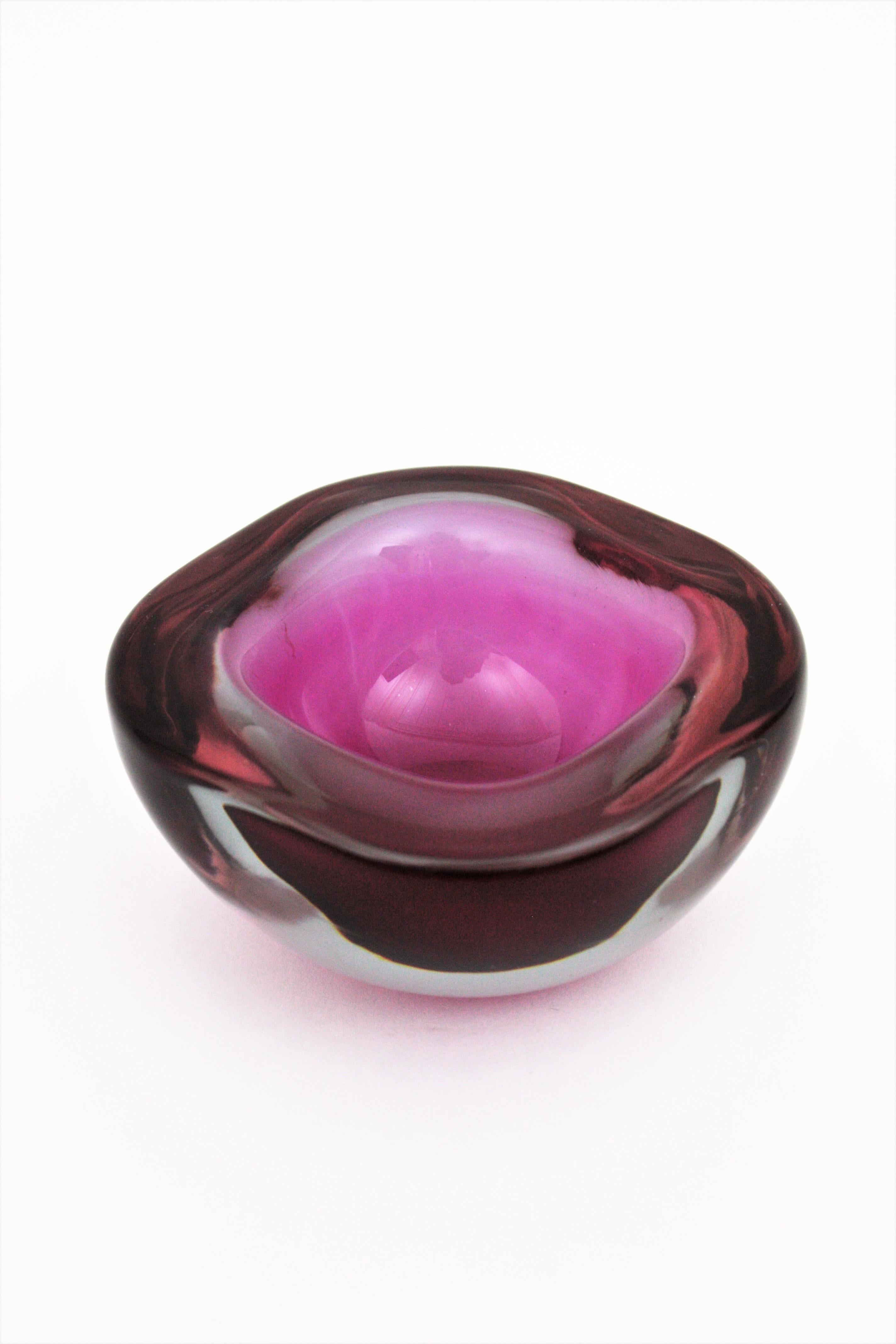 Schale aus Murano Sommerso Muranoglas in Violett und Rosa mit Fuchsiafarbenem Geode-Muranoglas von Archimede Seguso im Angebot 3