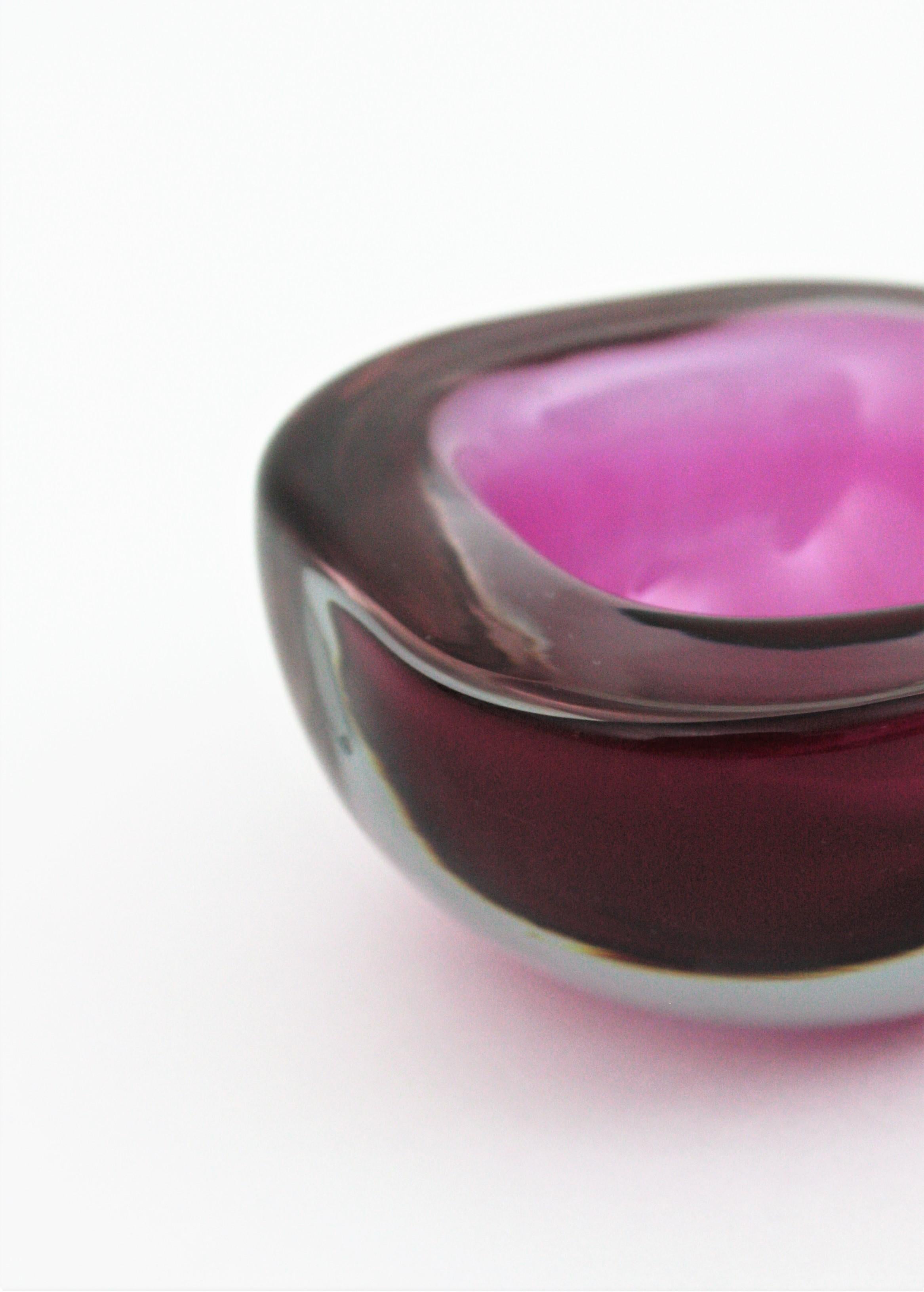 Schale aus Murano Sommerso Muranoglas in Violett und Rosa mit Fuchsiafarbenem Geode-Muranoglas von Archimede Seguso im Angebot 8