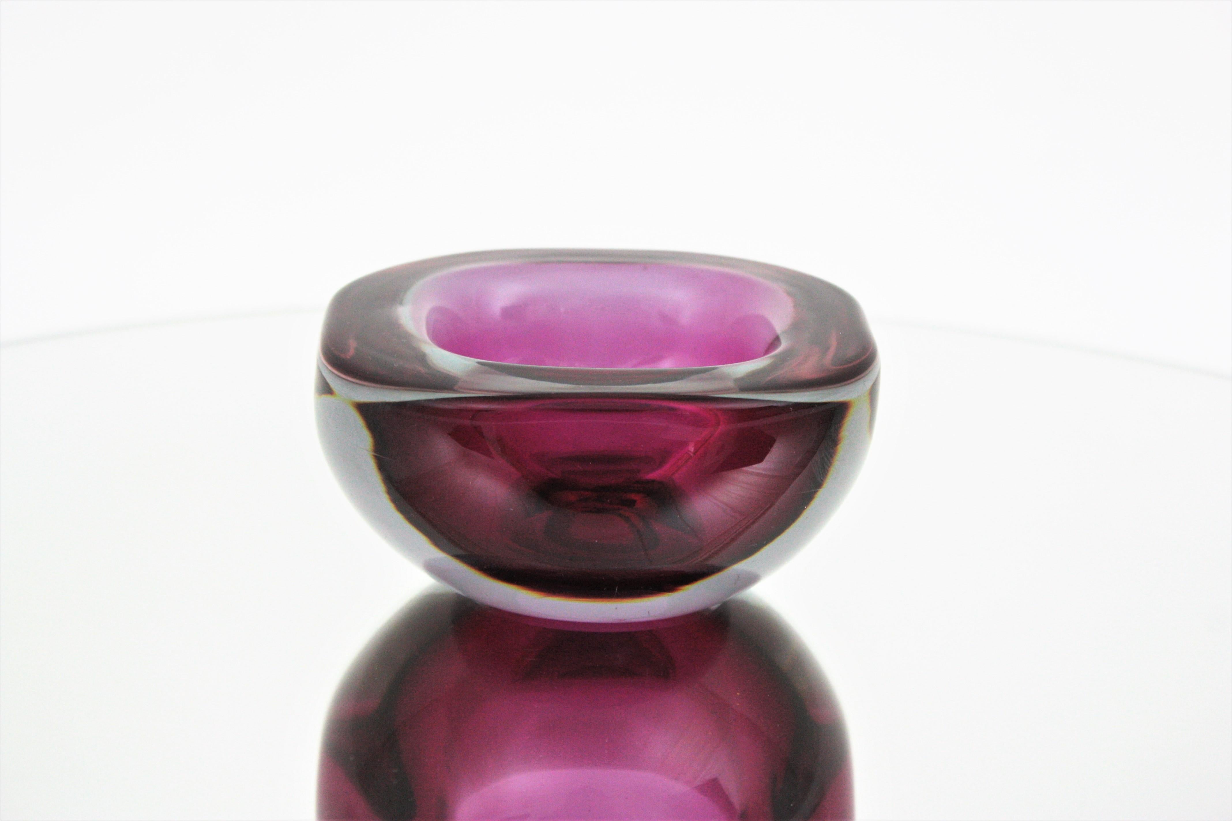 Schale aus Murano Sommerso Muranoglas in Violett und Rosa mit Fuchsiafarbenem Geode-Muranoglas von Archimede Seguso (Glas) im Angebot