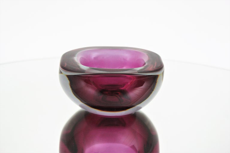 Archimede Seguso Murano Sommerso Purple Pink Fuchsia Geode Art Glass Bowl In Excellent Condition For Sale In Barcelona, ES
