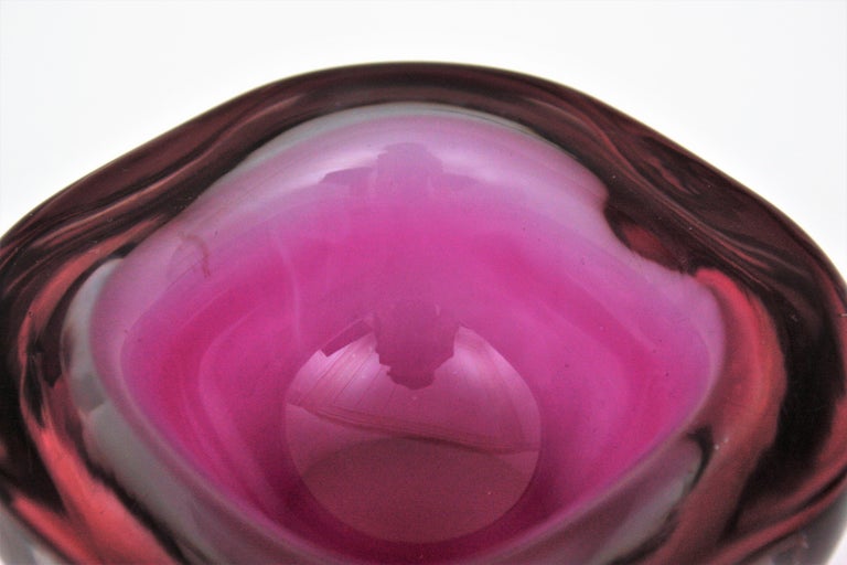 20th Century Archimede Seguso Murano Sommerso Purple Pink Fuchsia Geode Art Glass Bowl For Sale