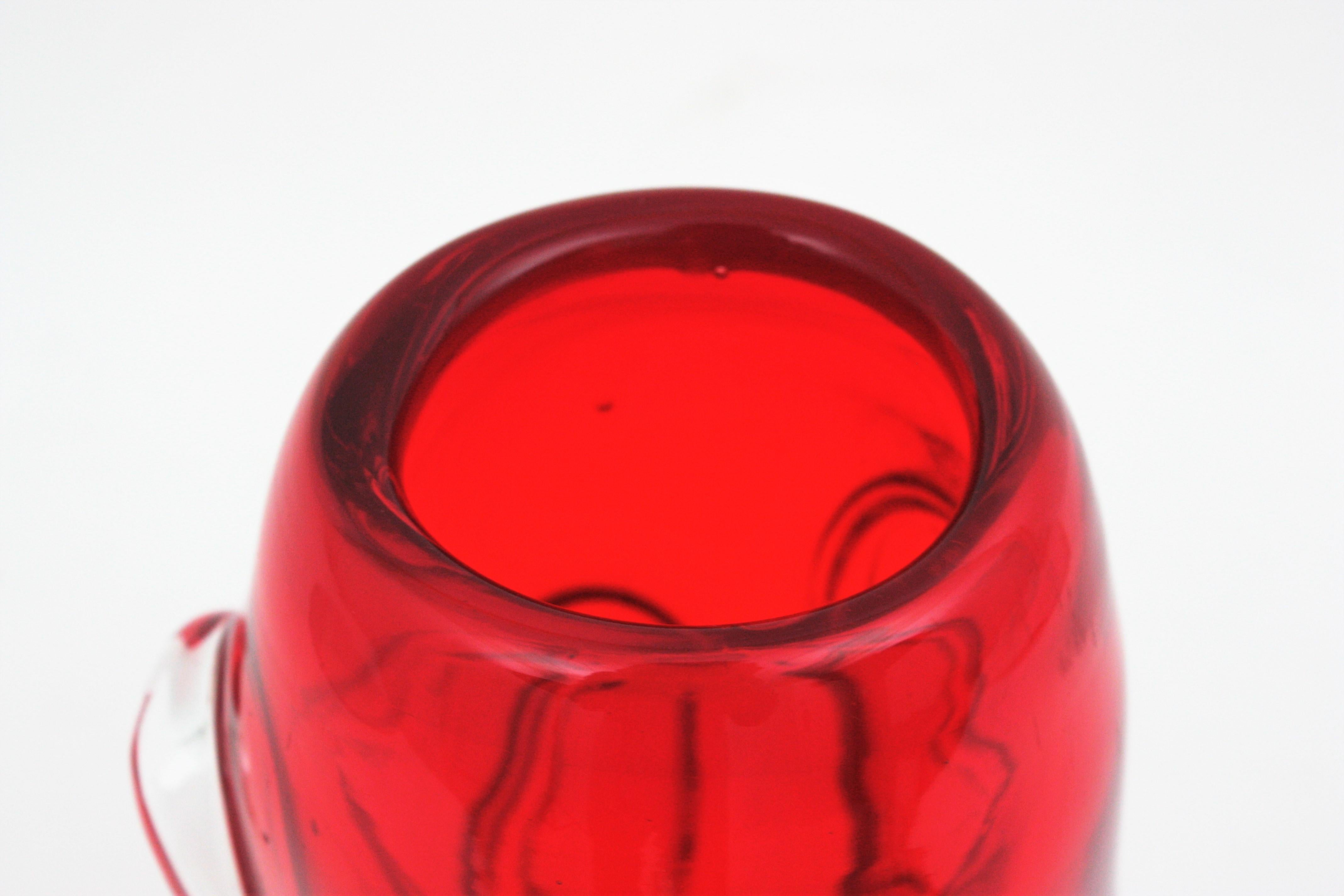 Archimede Seguso Murano Sommerso Red Art Glass Vase with Pulled Details For Sale 6
