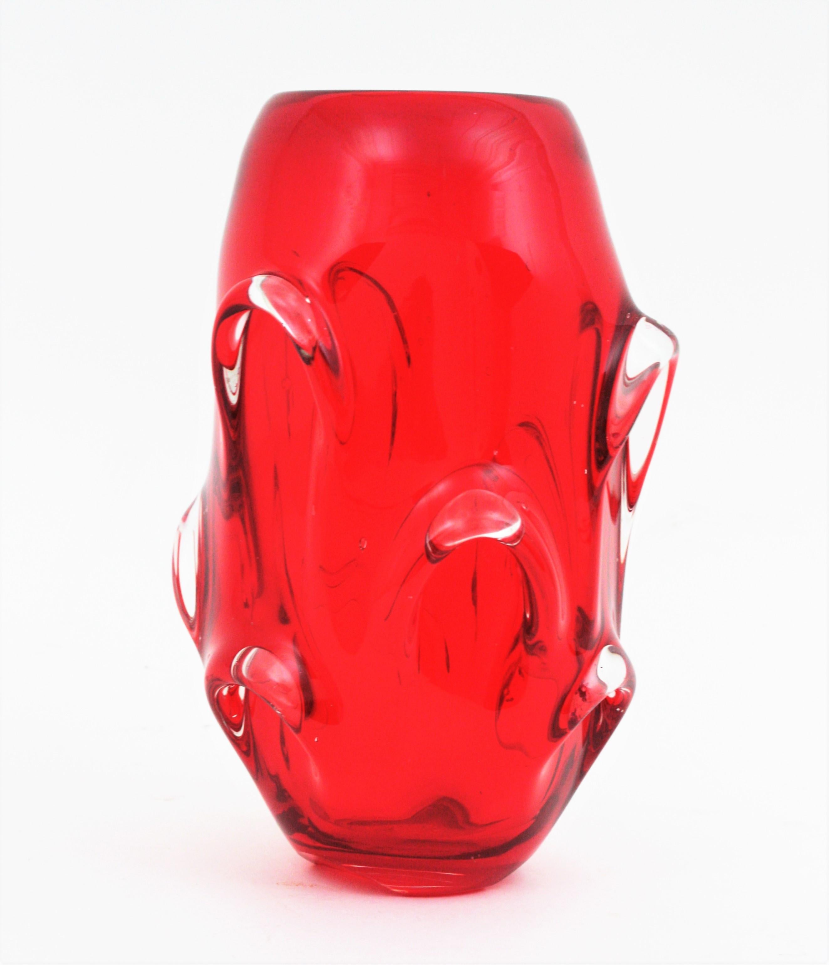 Hand-Crafted Archimede Seguso Murano Sommerso Red Art Glass Vase, 1960s For Sale