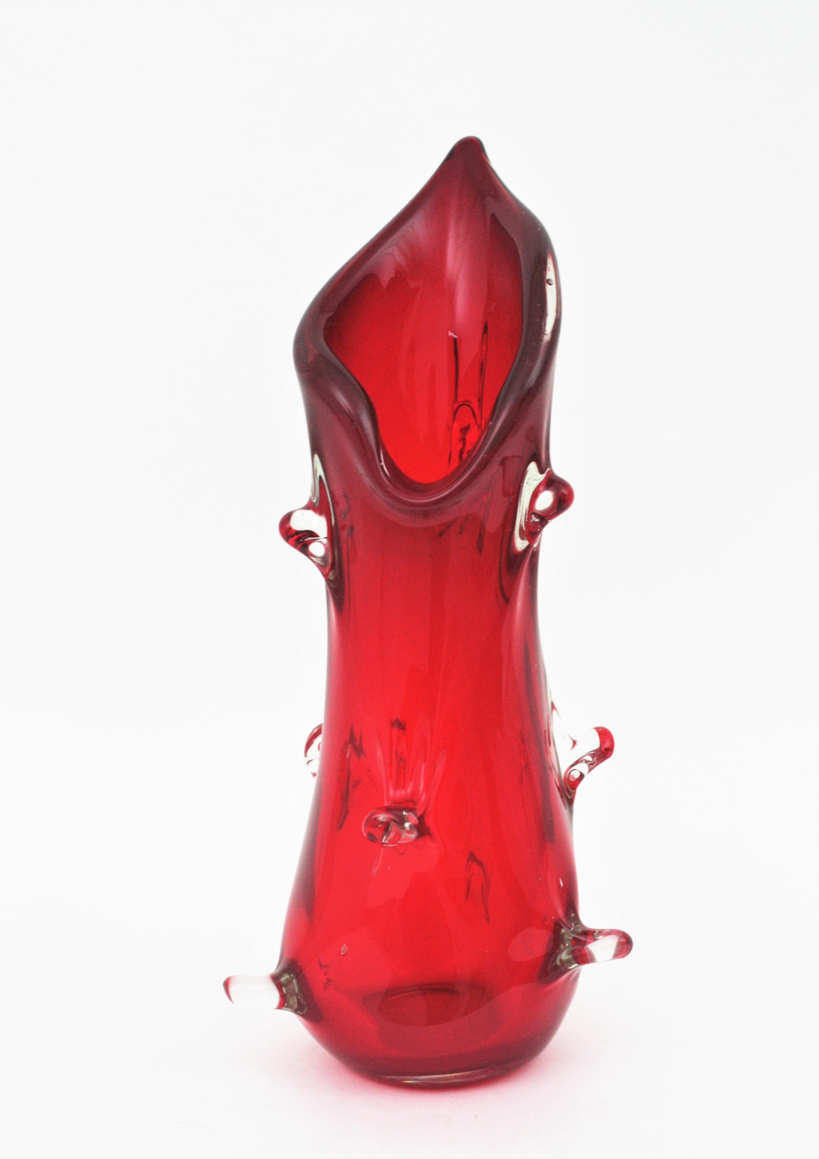 20th Century Archimede Seguso Murano Sommerso Red Iridiscent Art Glass Vase, 1960s For Sale