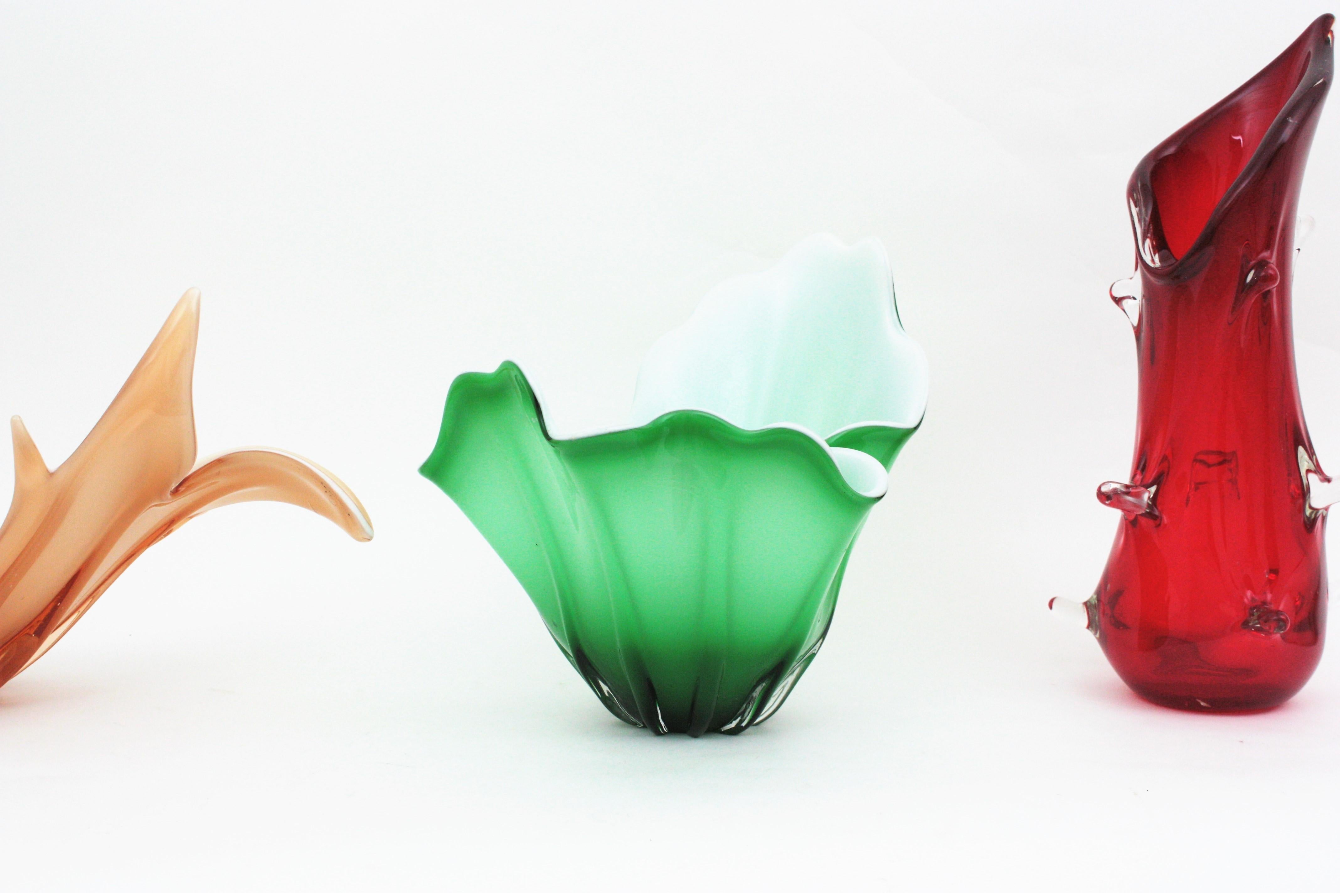 Archimede Seguso Murano Sommerso Red Iridiscent Art Glass Vase, 1960s For Sale 2