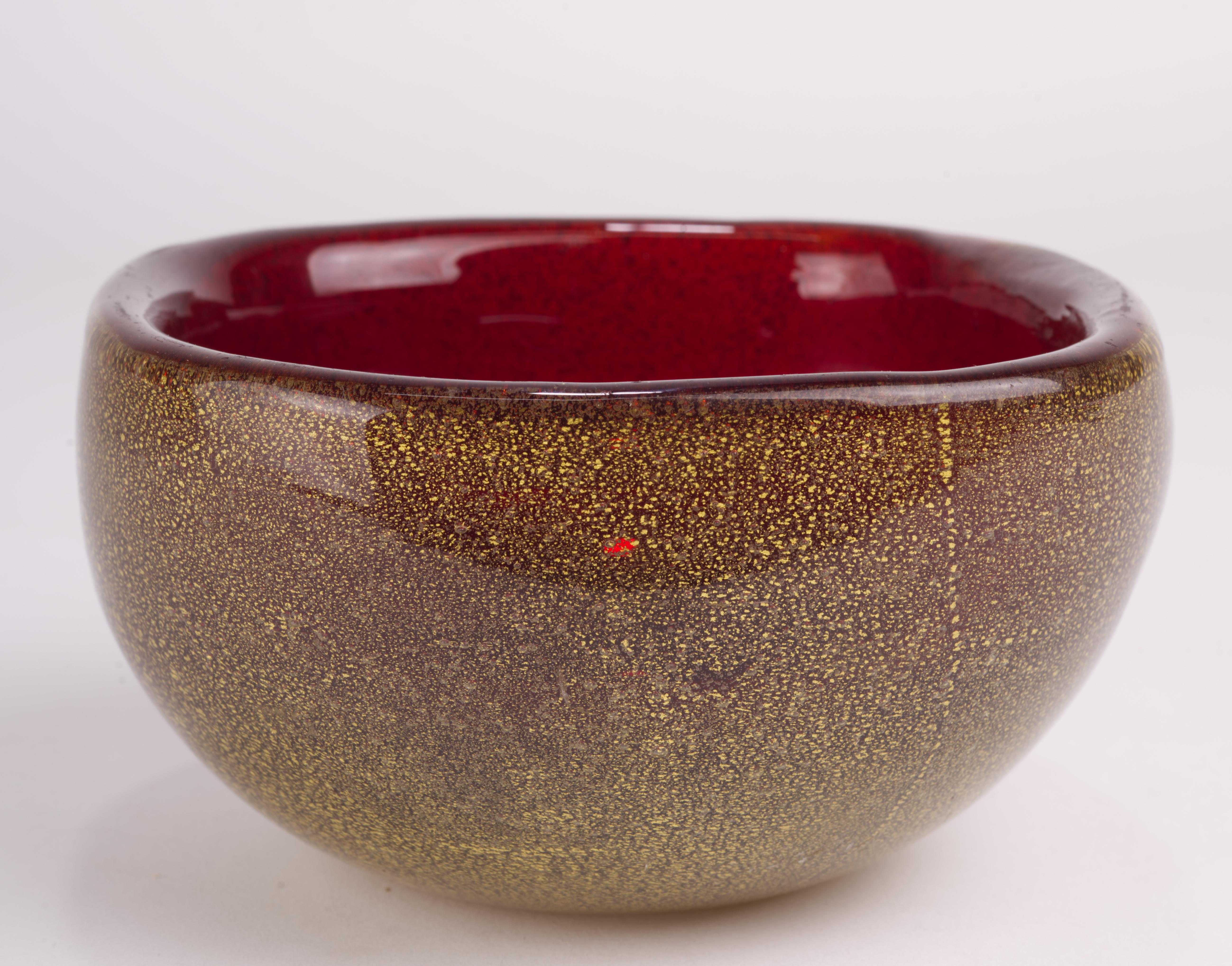 20th Century Archimede Seguso Murano Square Polveri Bowl Red with Gold Glass 1950s For Sale