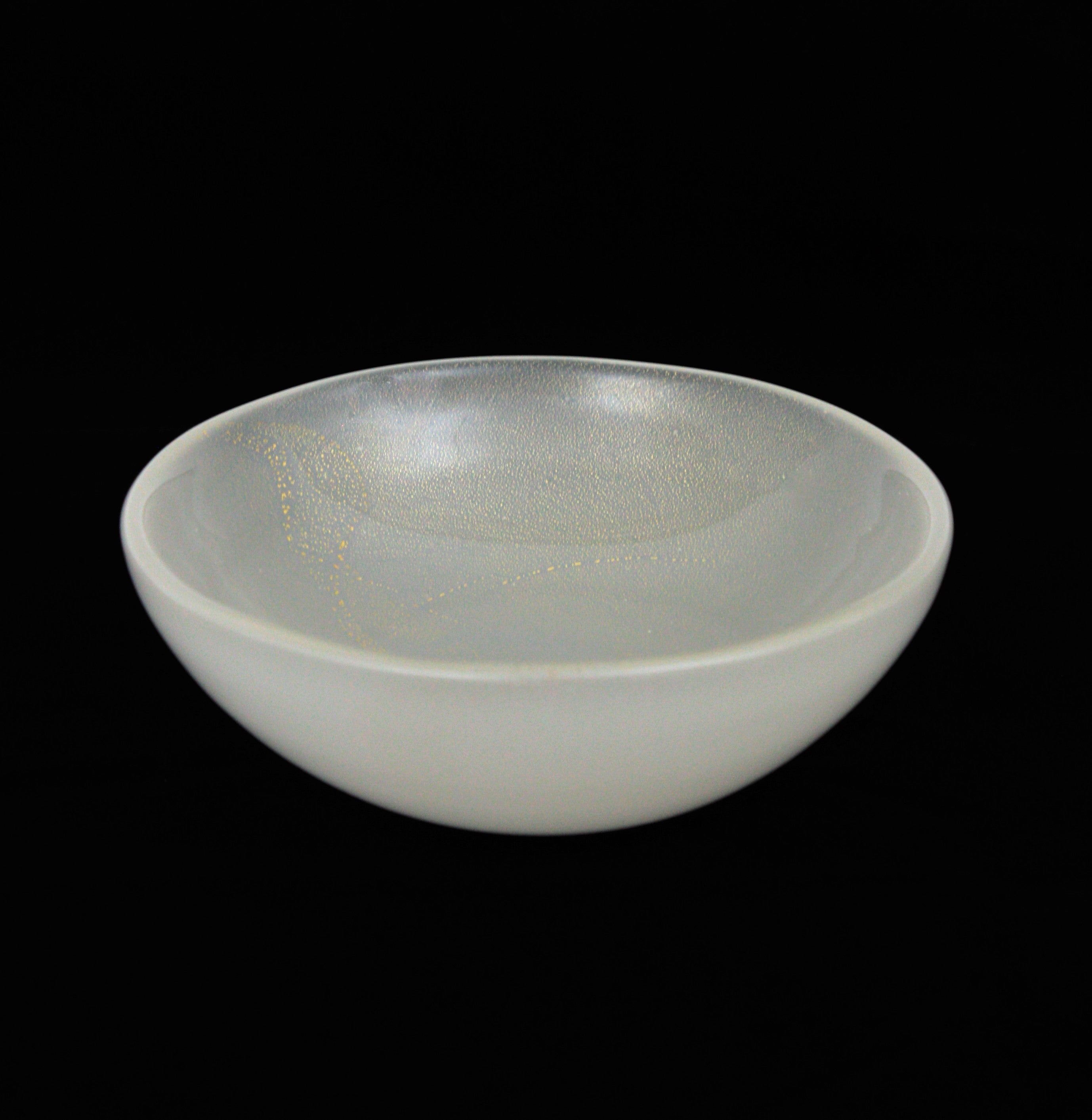 Ciotola in vetro artistico Archimede Seguso Murano Bianco Alabastro Polvere d'Oro, Italia 1950s