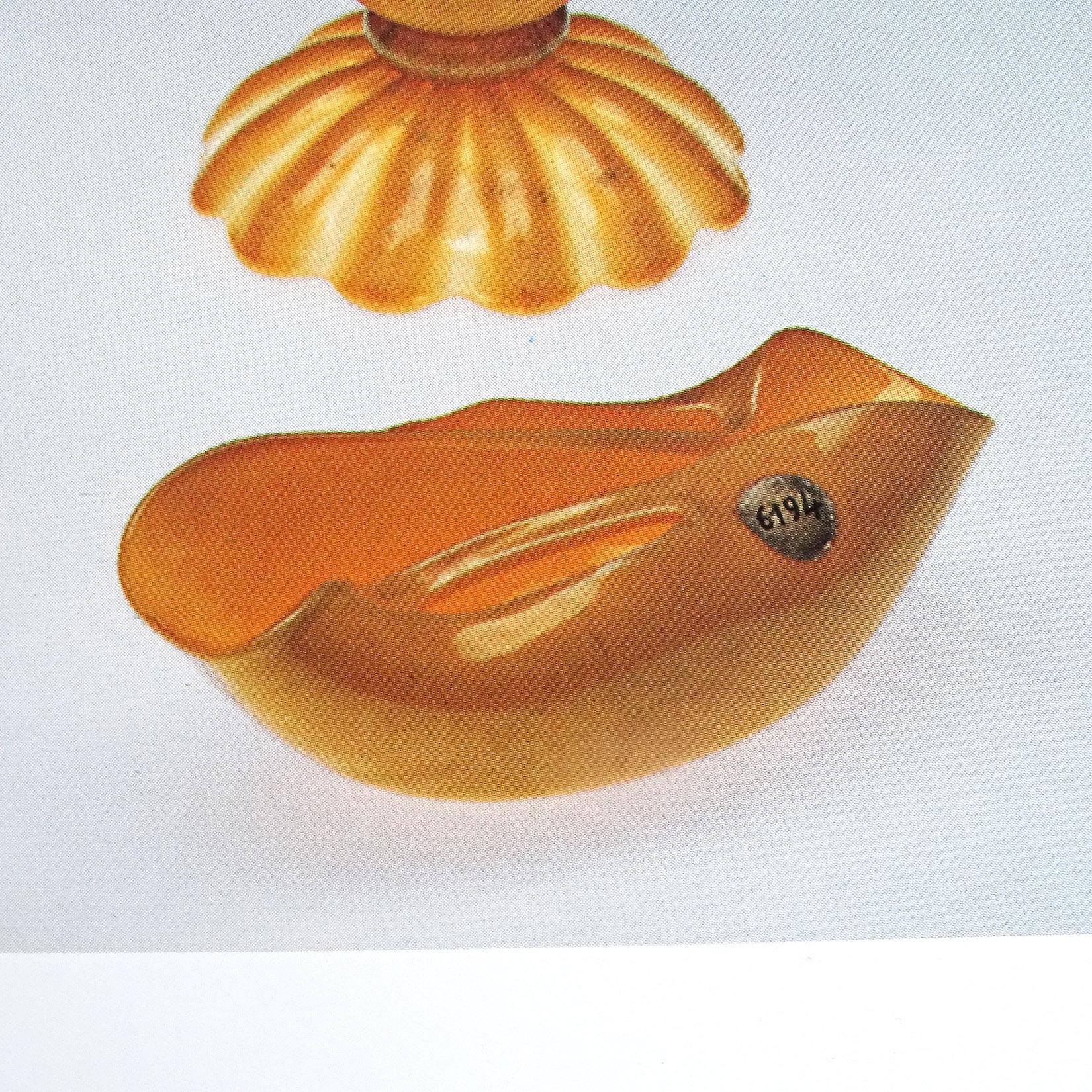 20th Century Archimede Seguso Murano Yellow Gold Flecks Italian Art Glass Sculptural Bowl For Sale