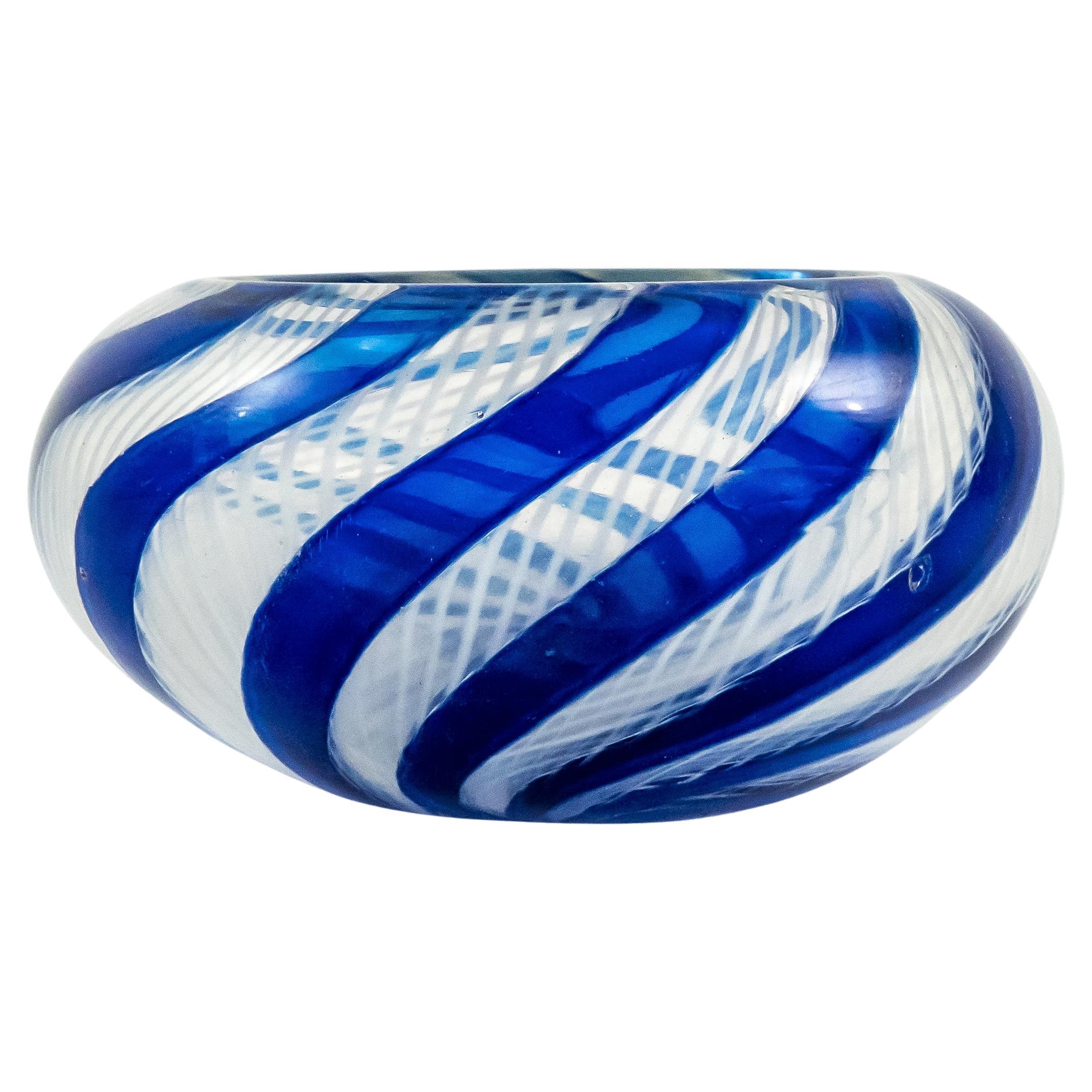 Archimede Seguso Murano Zanfirico bowl with white filigree For Sale