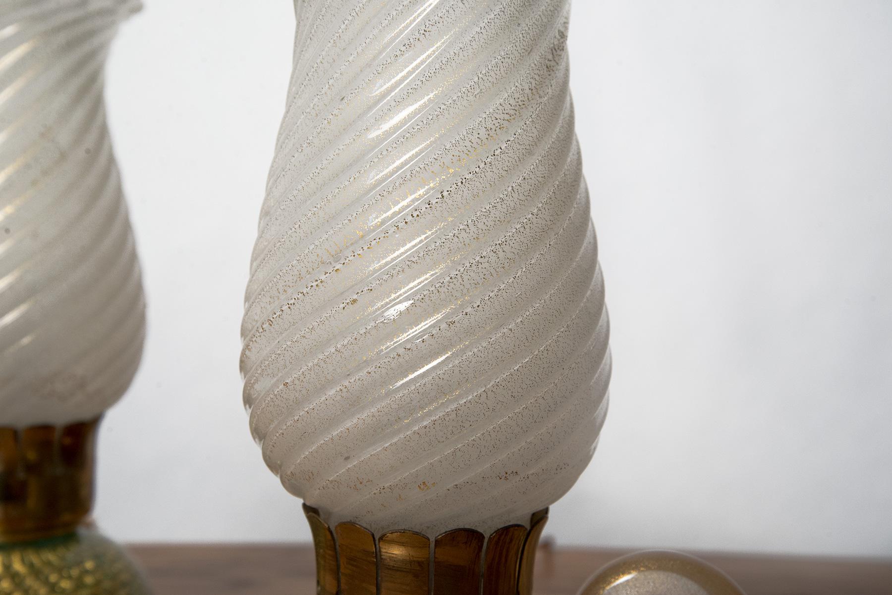 Pair of Murano glass table lamps manufactured by Seguso in the early 1950s. Gold 
