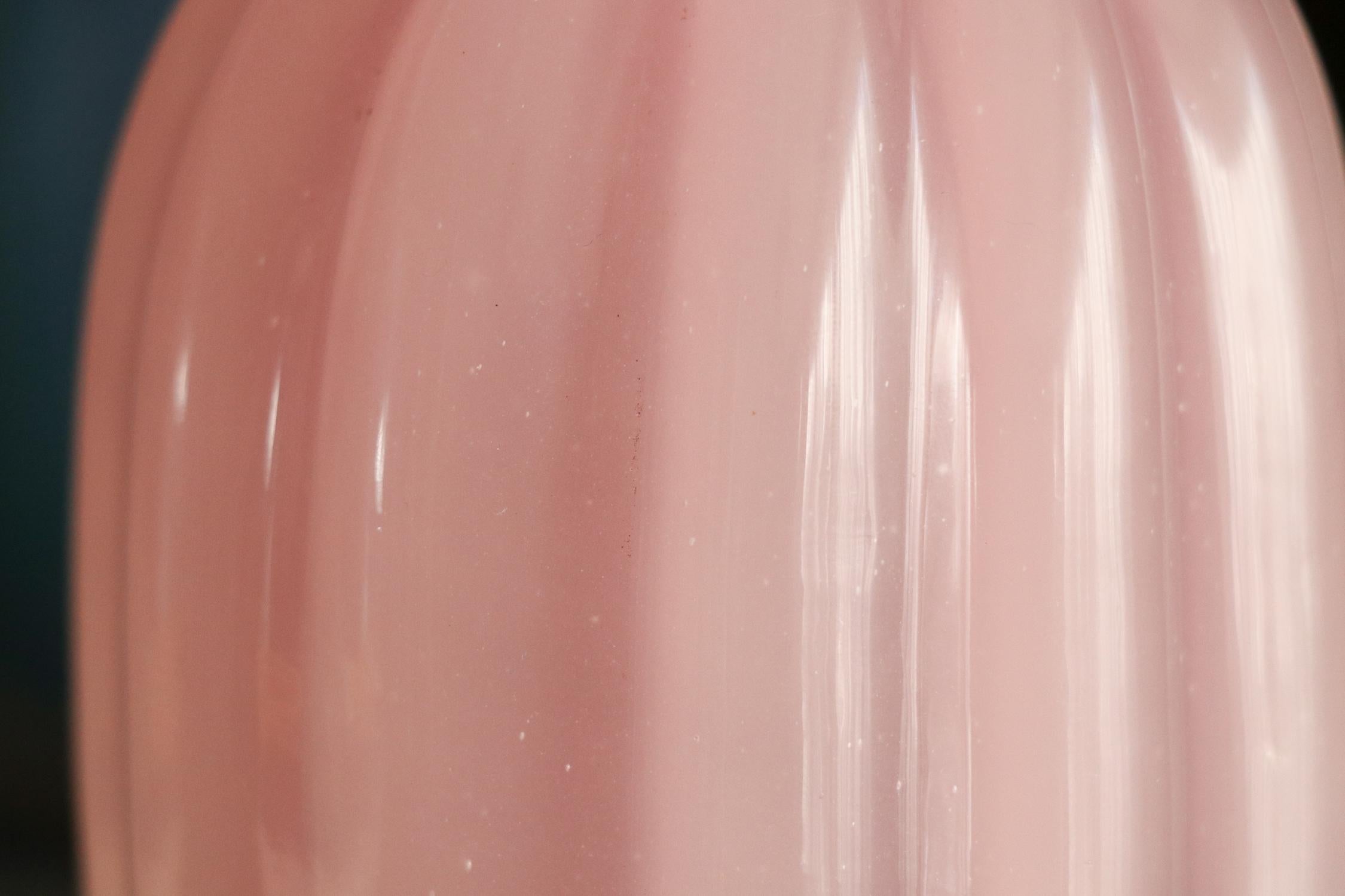 Hand-Crafted Archimede Seguso, Pink  'Alabastro' Murano Vase Italy 1950s