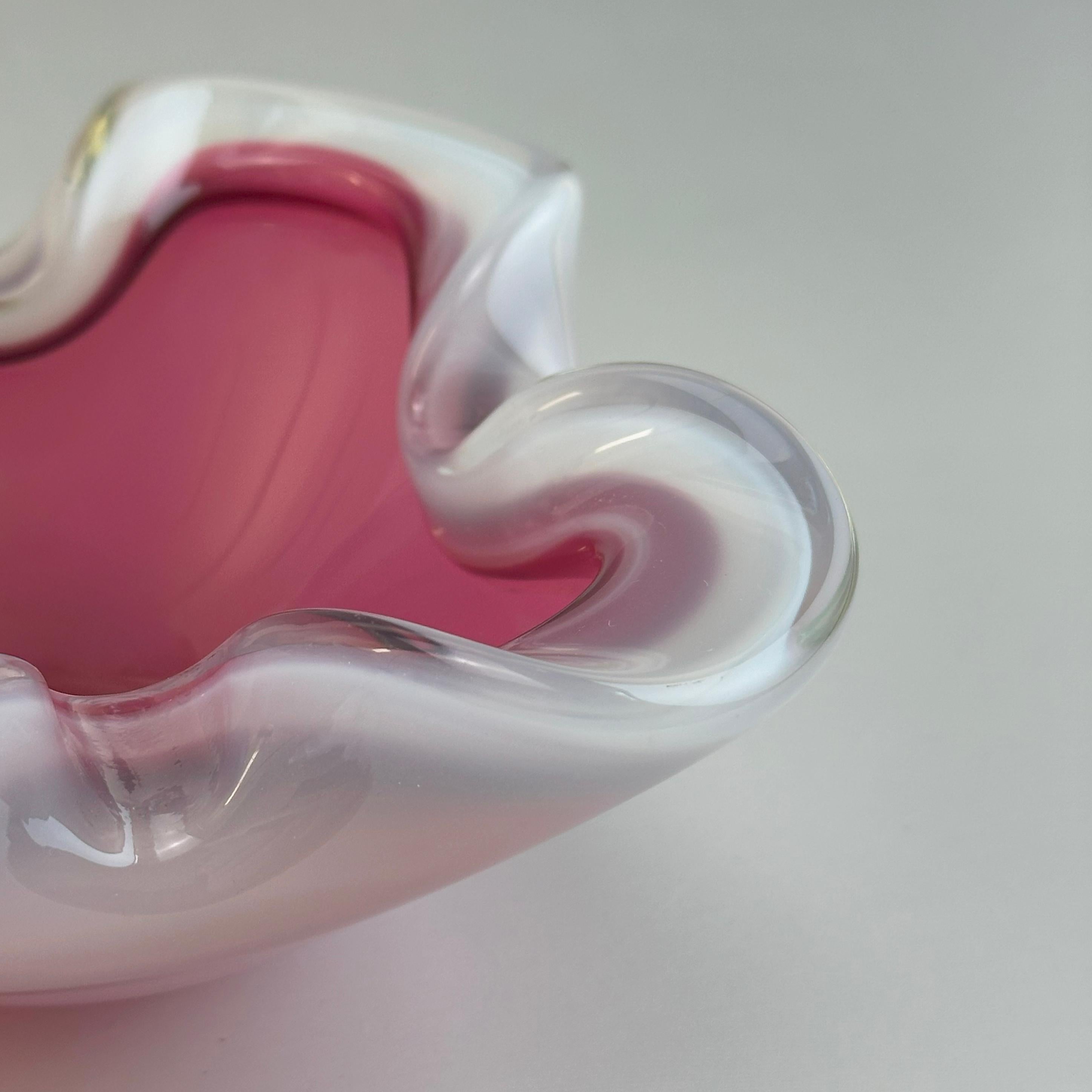 Archimede Seguso Pink and White Alabastro Sommerso Glass Bowl, Murano, 1960s For Sale 1