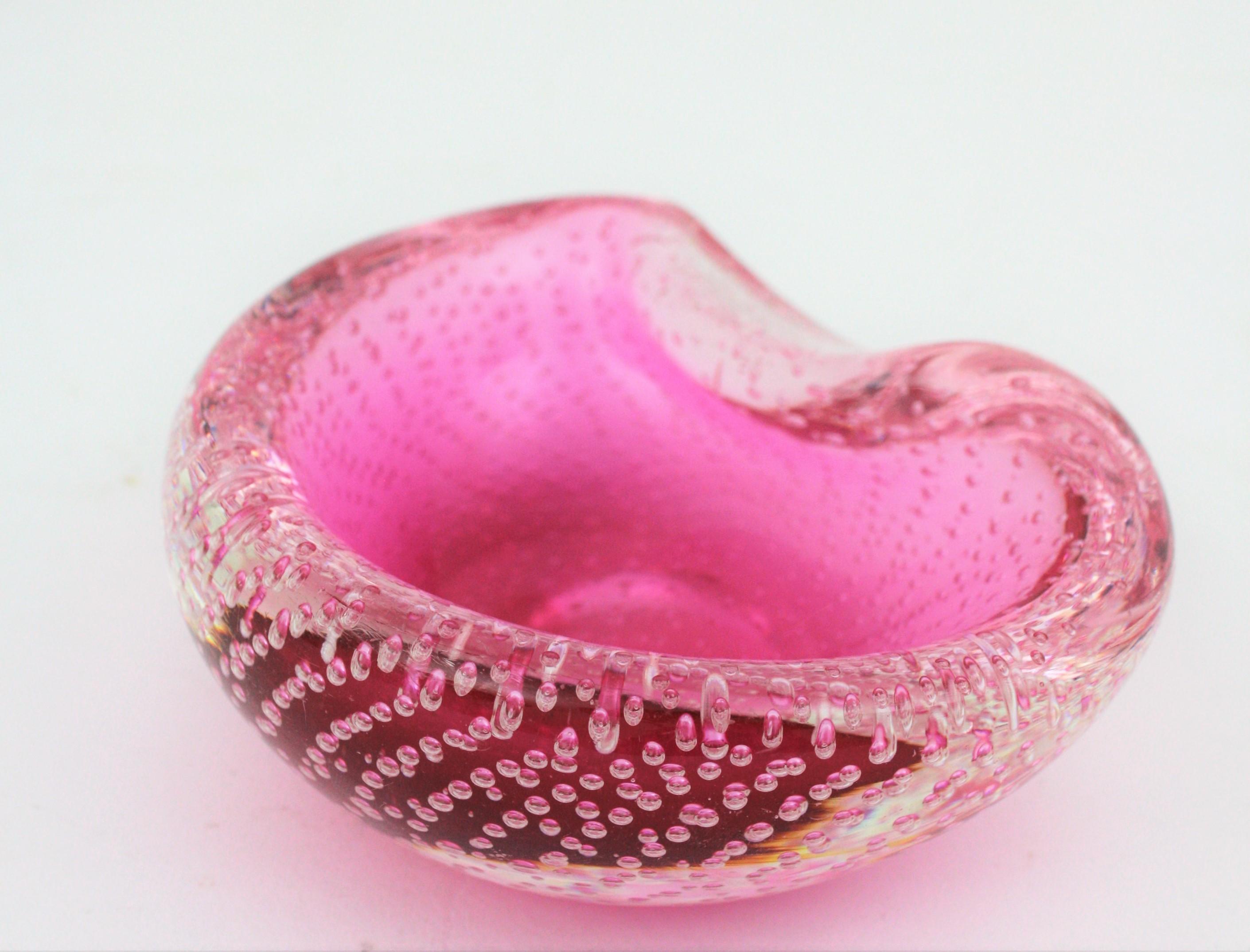 Archimede Seguso Pink Murano Glass Kidney Bowl with Air Bubbles, 1960s In Excellent Condition In Barcelona, ES