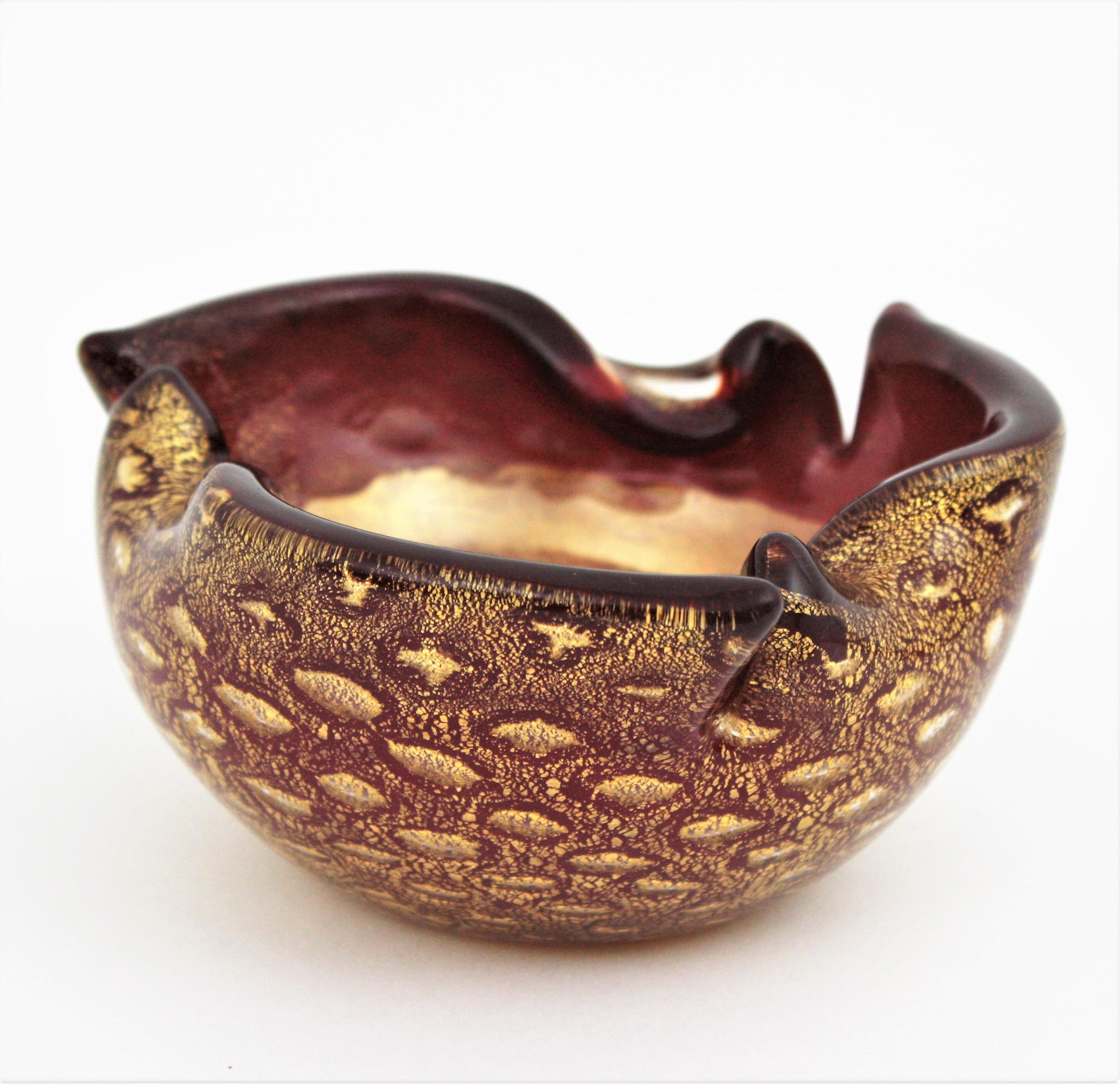 Archimede Seguso Burgundy Red Gold Flecks Bullicante Italian Art Glass Bowl For Sale 4