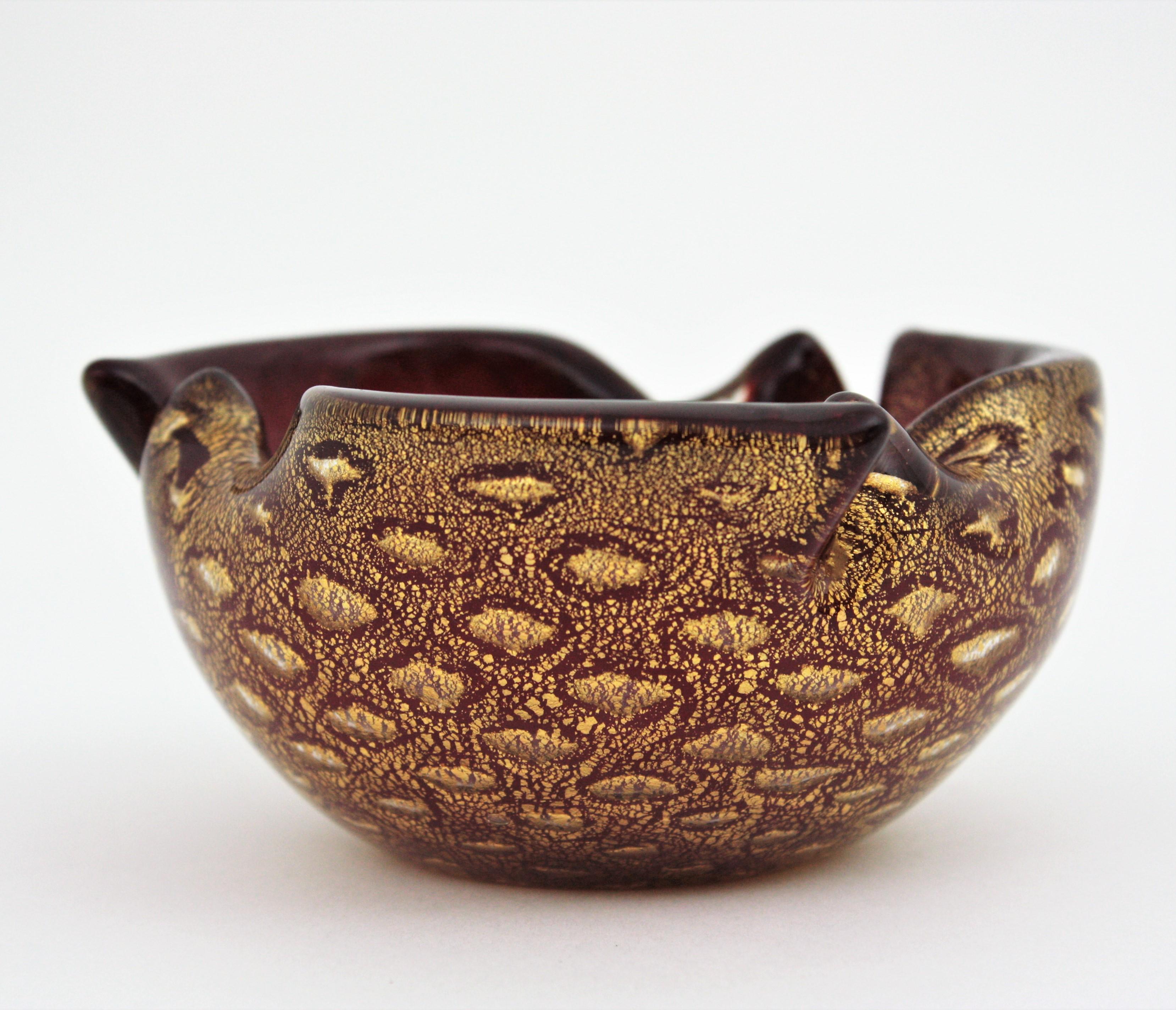 20th Century Archimede Seguso Burgundy Red Gold Flecks Bullicante Italian Art Glass Bowl For Sale