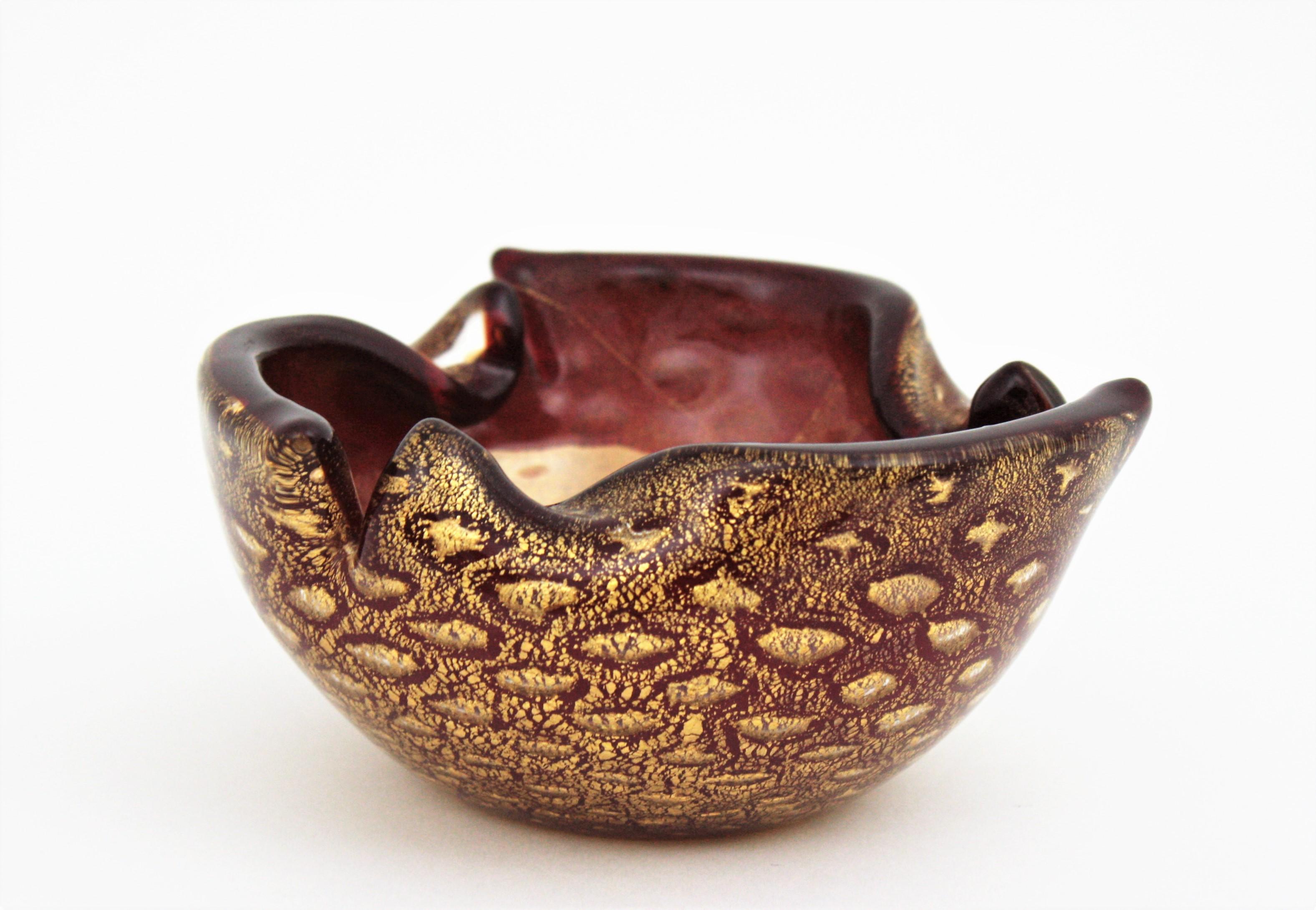 Archimede Seguso Burgundy Red Gold Flecks Bullicante Italian Art Glass Bowl For Sale 3