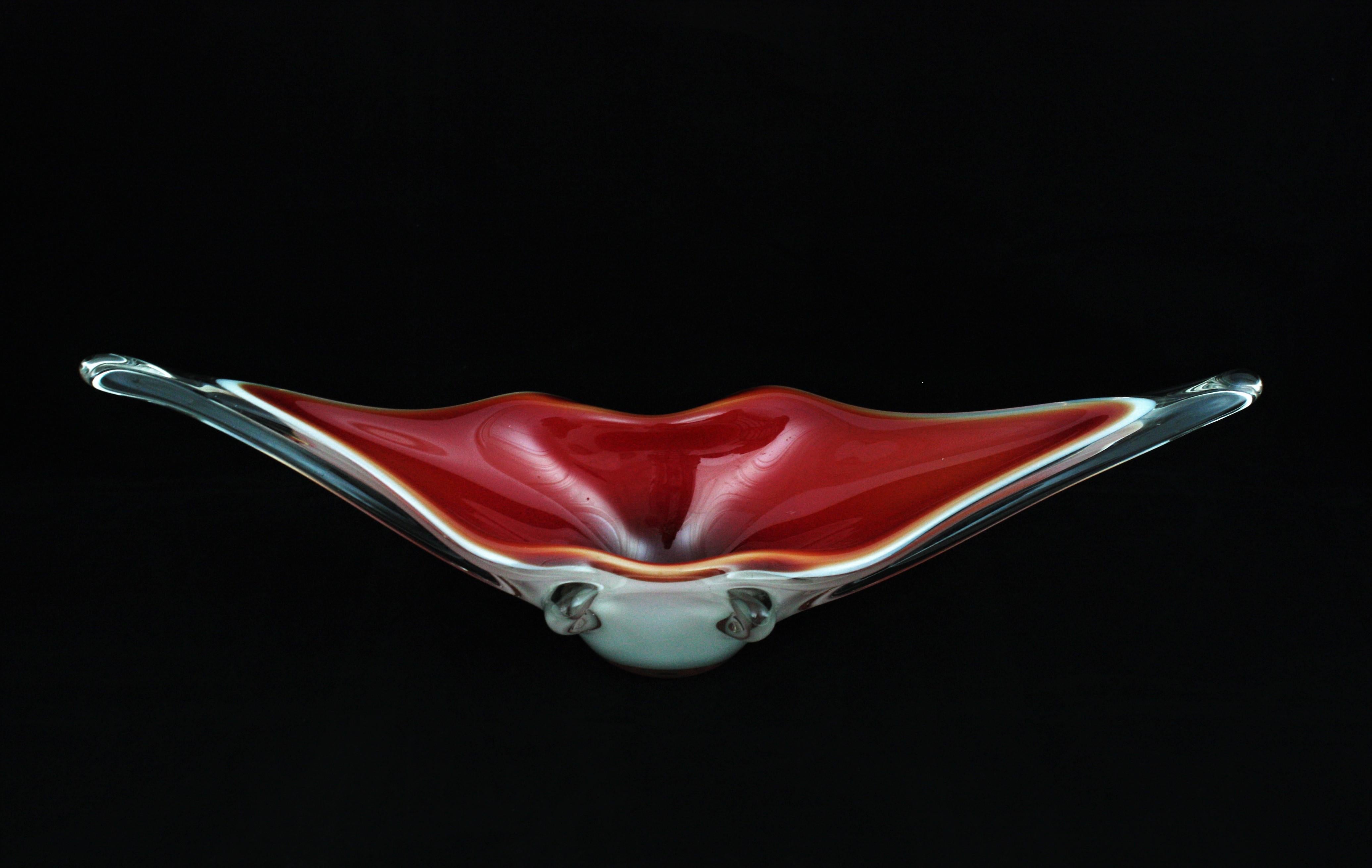 Bol de centre de table en verre de Murano Archimede Seguso à motif lèvres rouges en vente 5