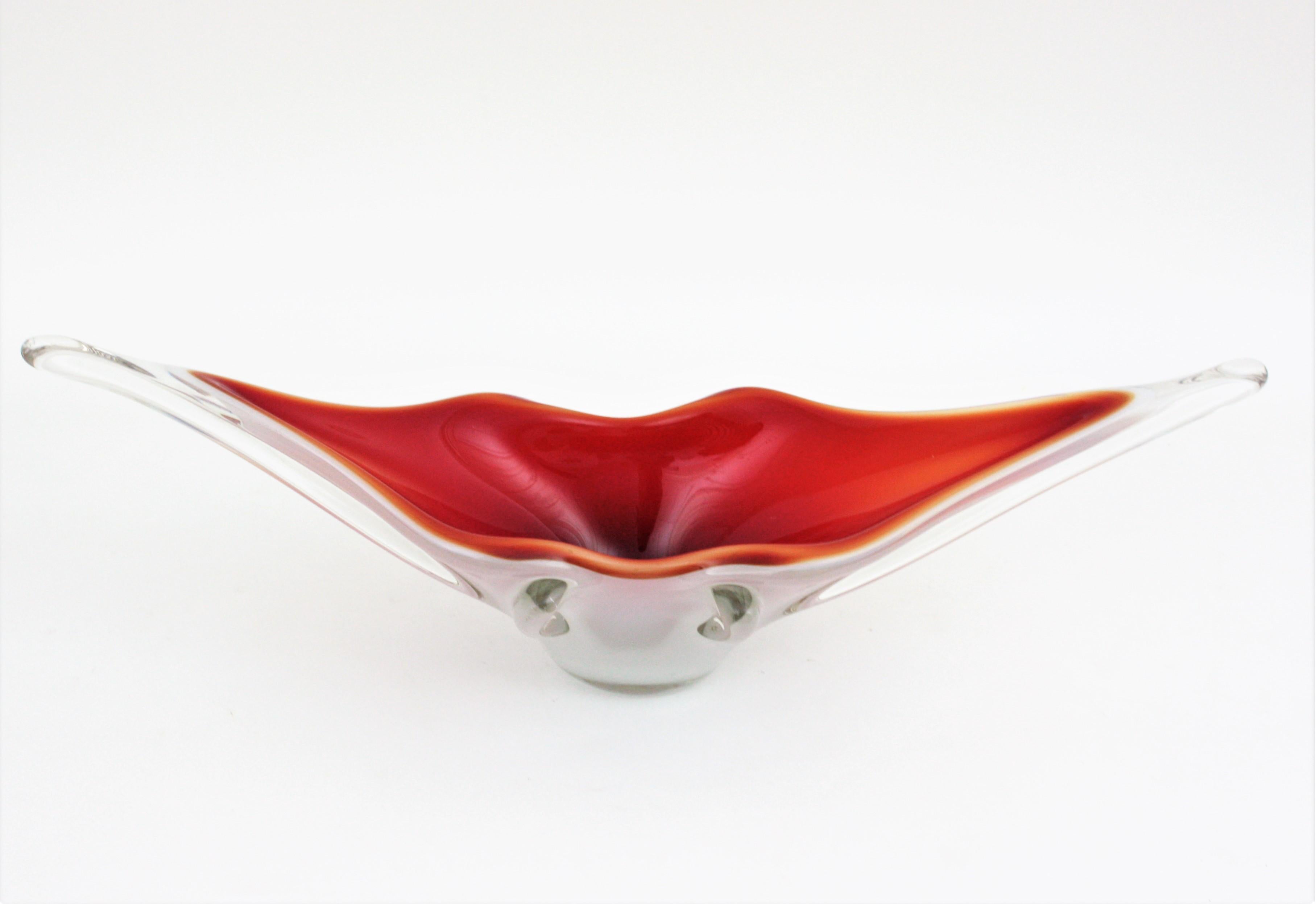 Bol de centre de table en verre de Murano Archimede Seguso à motif lèvres rouges en vente 10