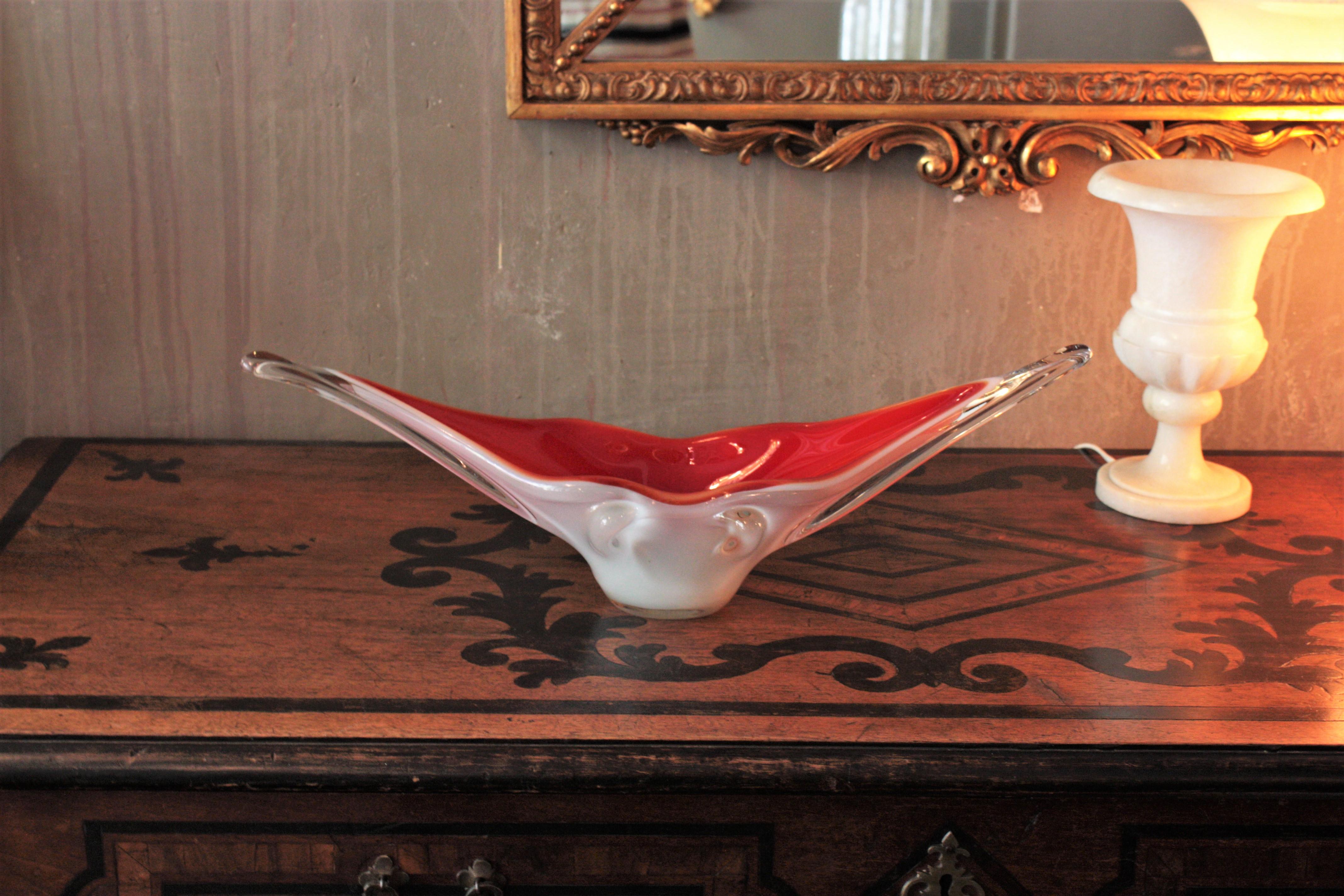 Bol de centre de table en verre de Murano Archimede Seguso à motif lèvres rouges en vente 11