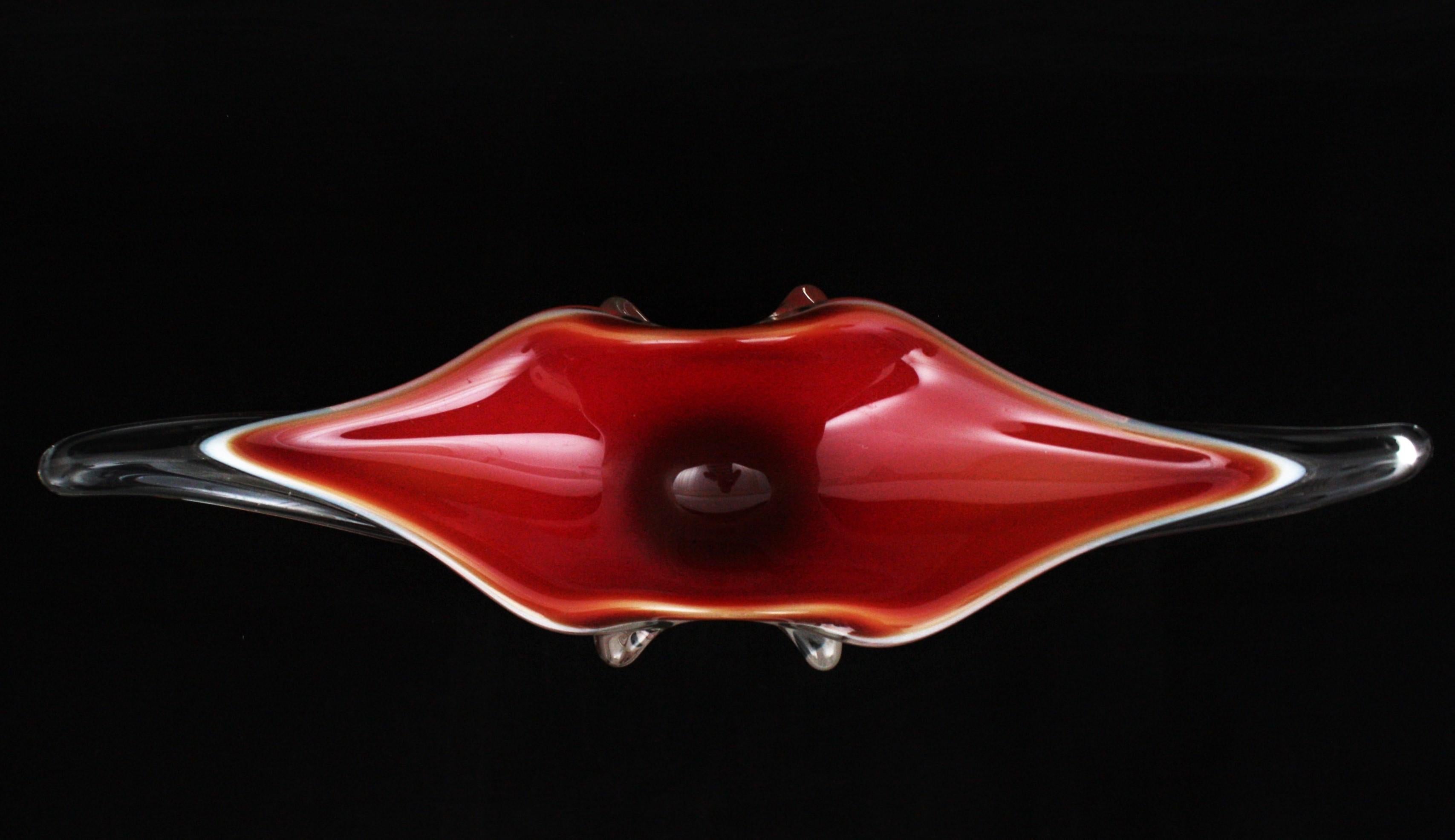 20ième siècle Bol de centre de table en verre de Murano Archimede Seguso à motif lèvres rouges en vente
