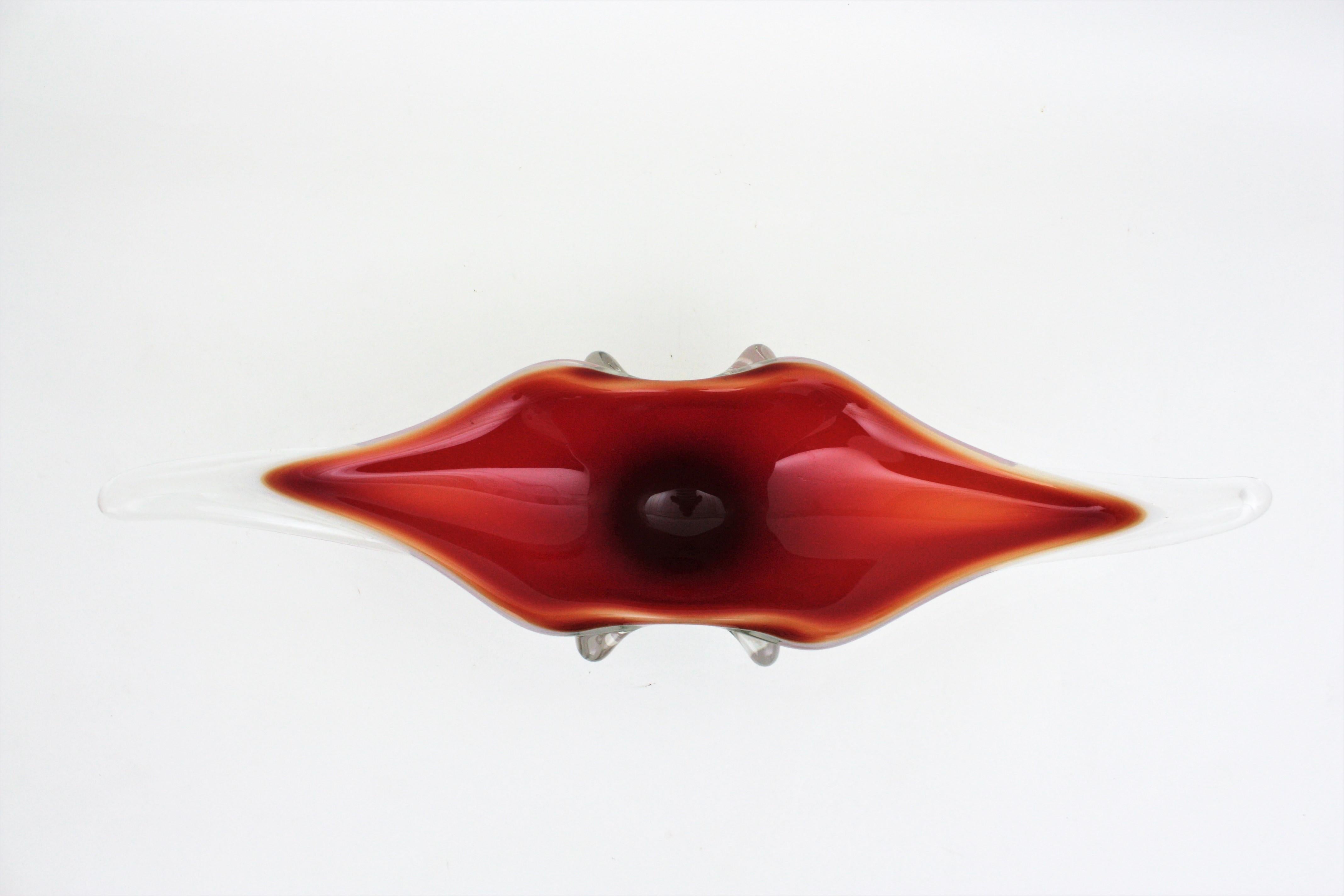 Bol de centre de table en verre de Murano Archimede Seguso à motif lèvres rouges en vente 1