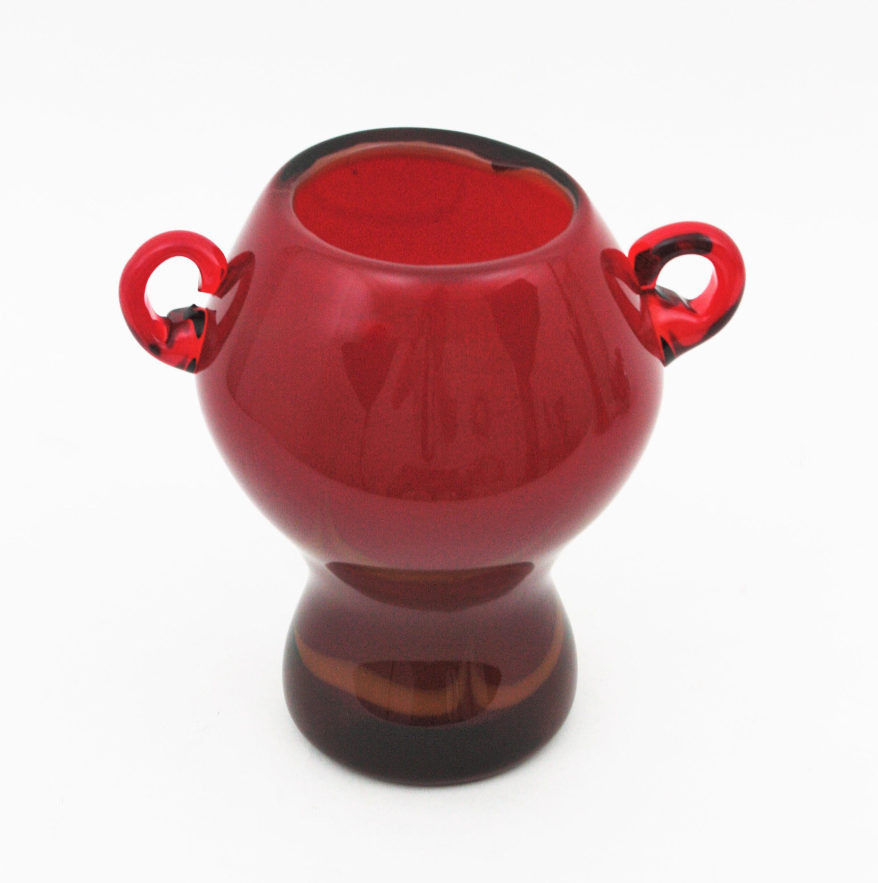 Hand-Crafted Archimede Seguso Red Toffee Art Glass Vase with Handles, Italy, 1950s For Sale