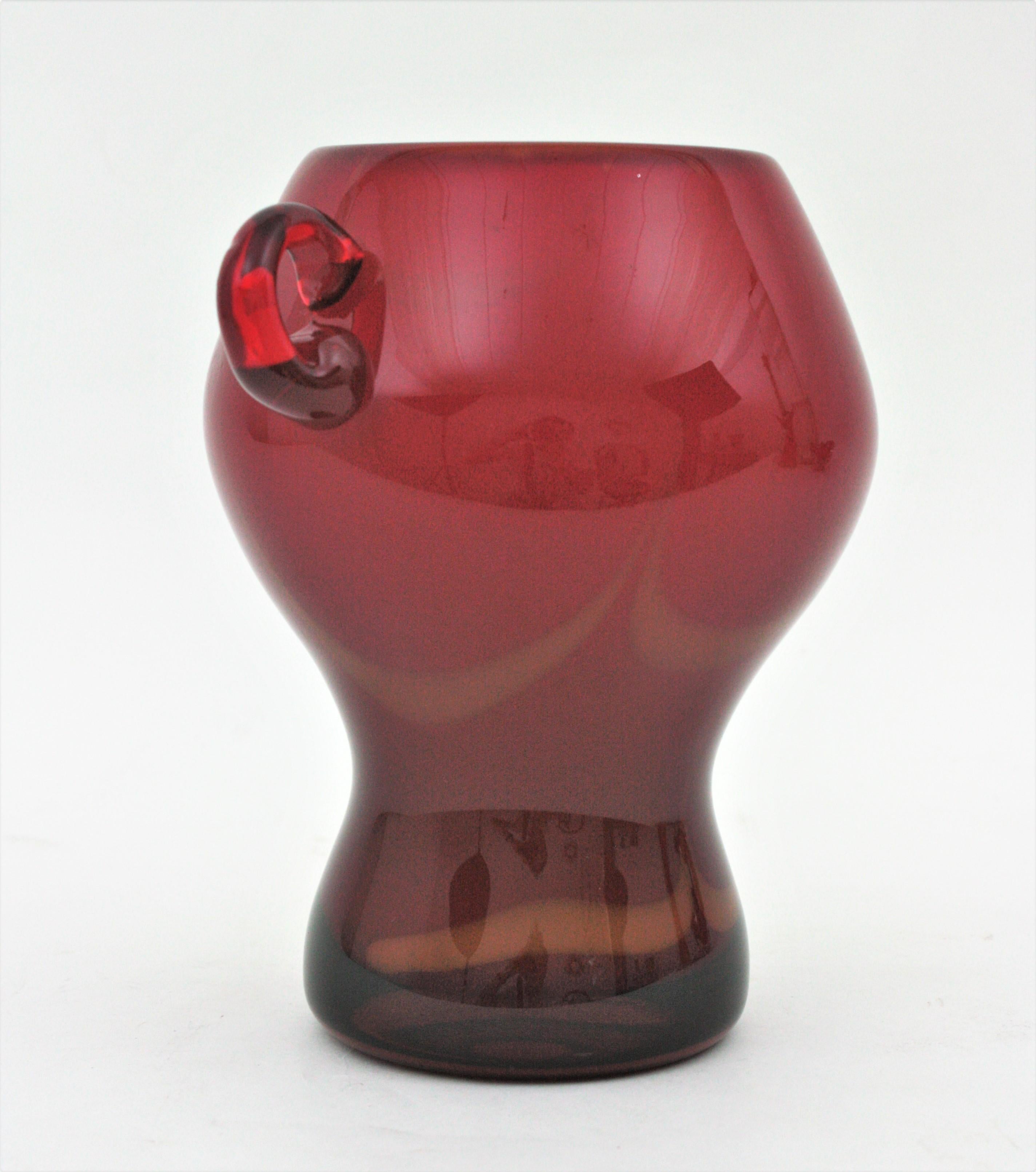 Archimede Seguso Red Toffee Art Glass Vase with Handles, Italy, 1950s In Good Condition For Sale In Barcelona, ES