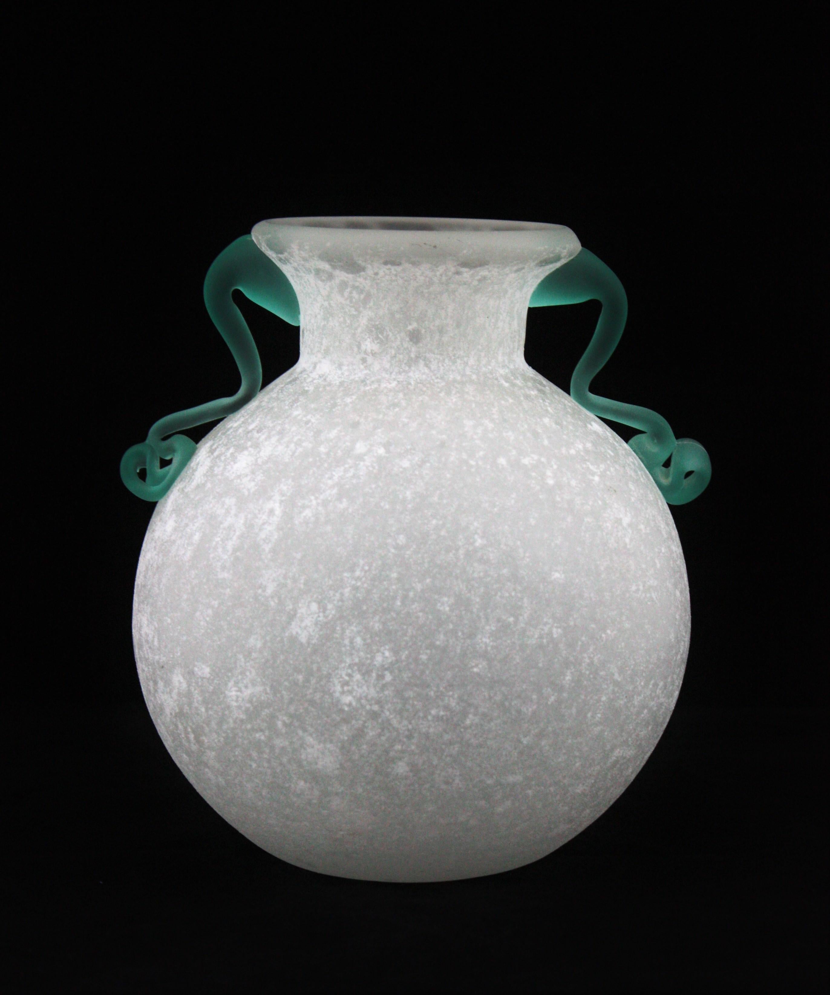 Archimede Seguso Scavo Corroso Art Glass Vase with Handles, Italy, 1960s 3