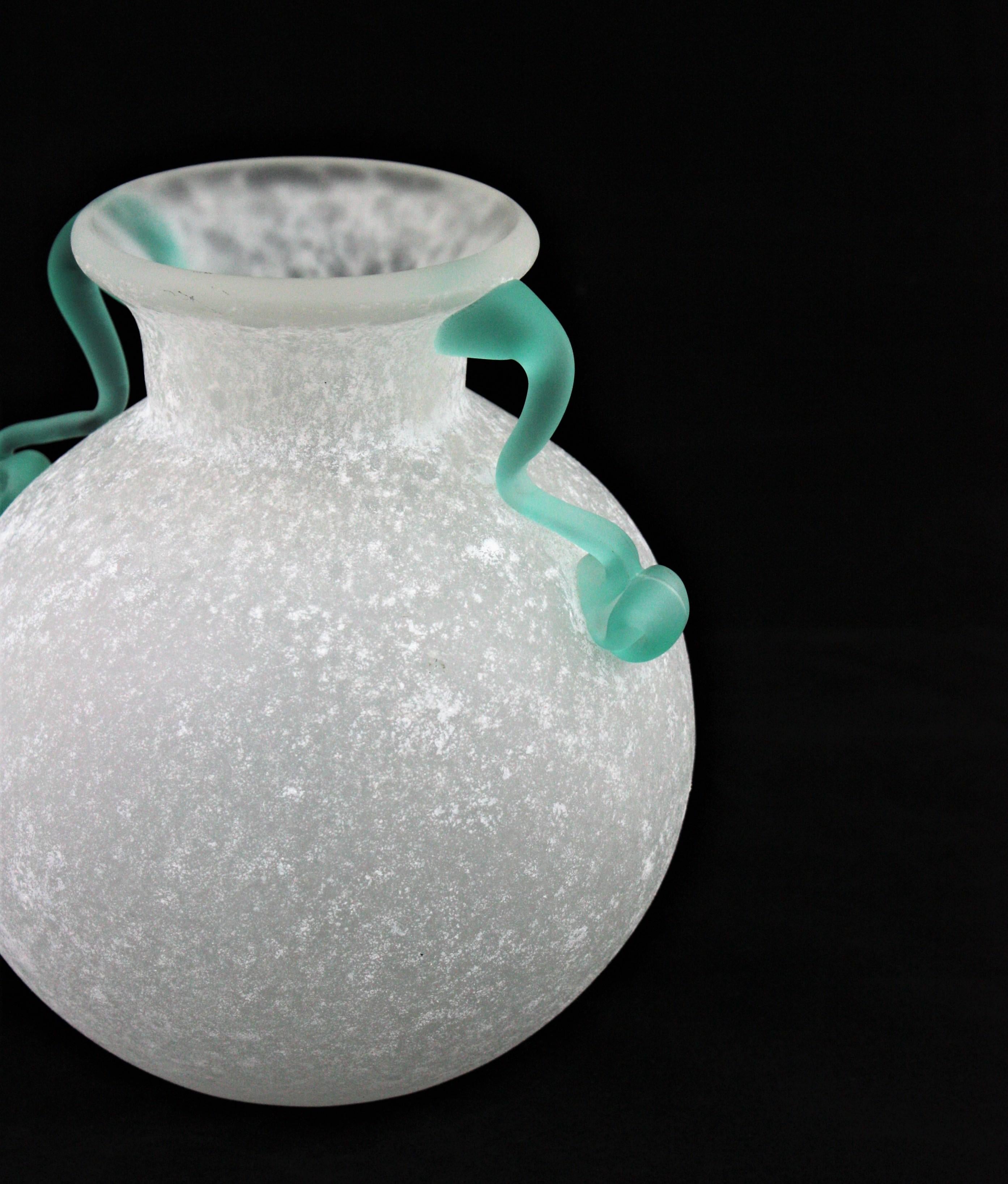 Archimede Seguso Scavo Corroso Art Glass Vase with Handles, Italy, 1960s In Good Condition In Barcelona, ES