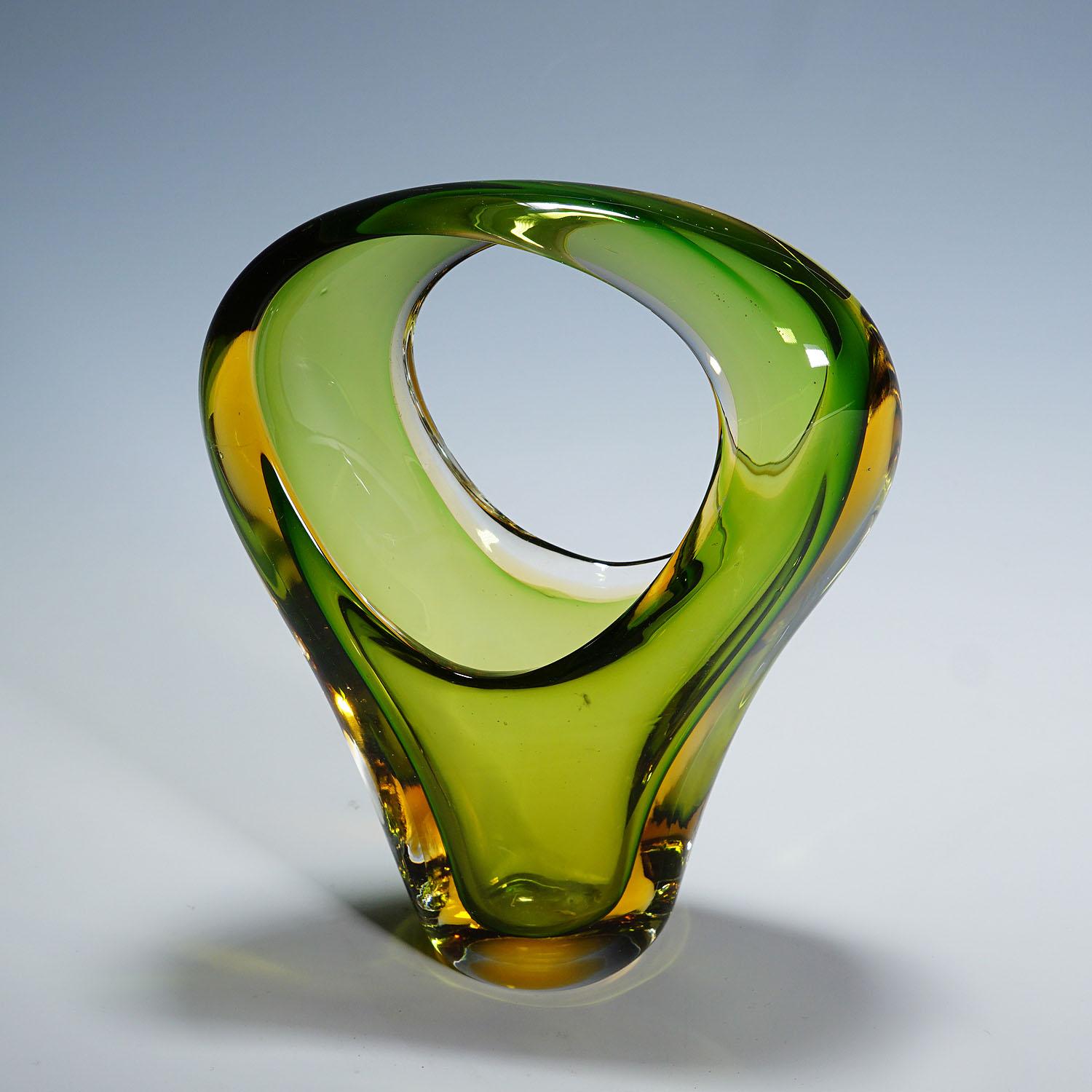 20th Century Archimede Seguso Sommerso Basket in Green and Amber, Murano Italy ca. 1950s For Sale