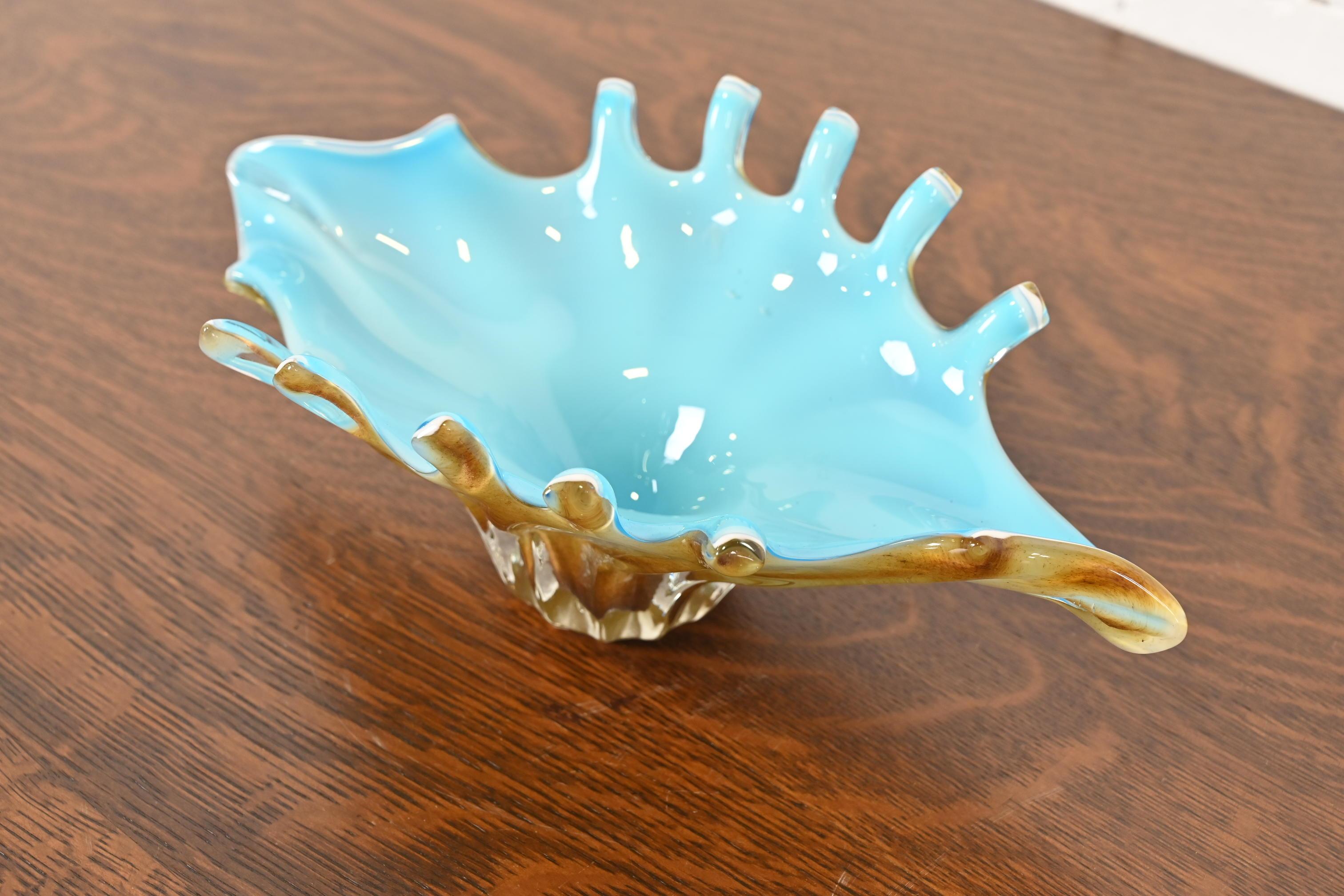 Archimede Seguso Style Italian Murano Glass Scalloped Edge Centerpiece Bowl In Good Condition For Sale In South Bend, IN