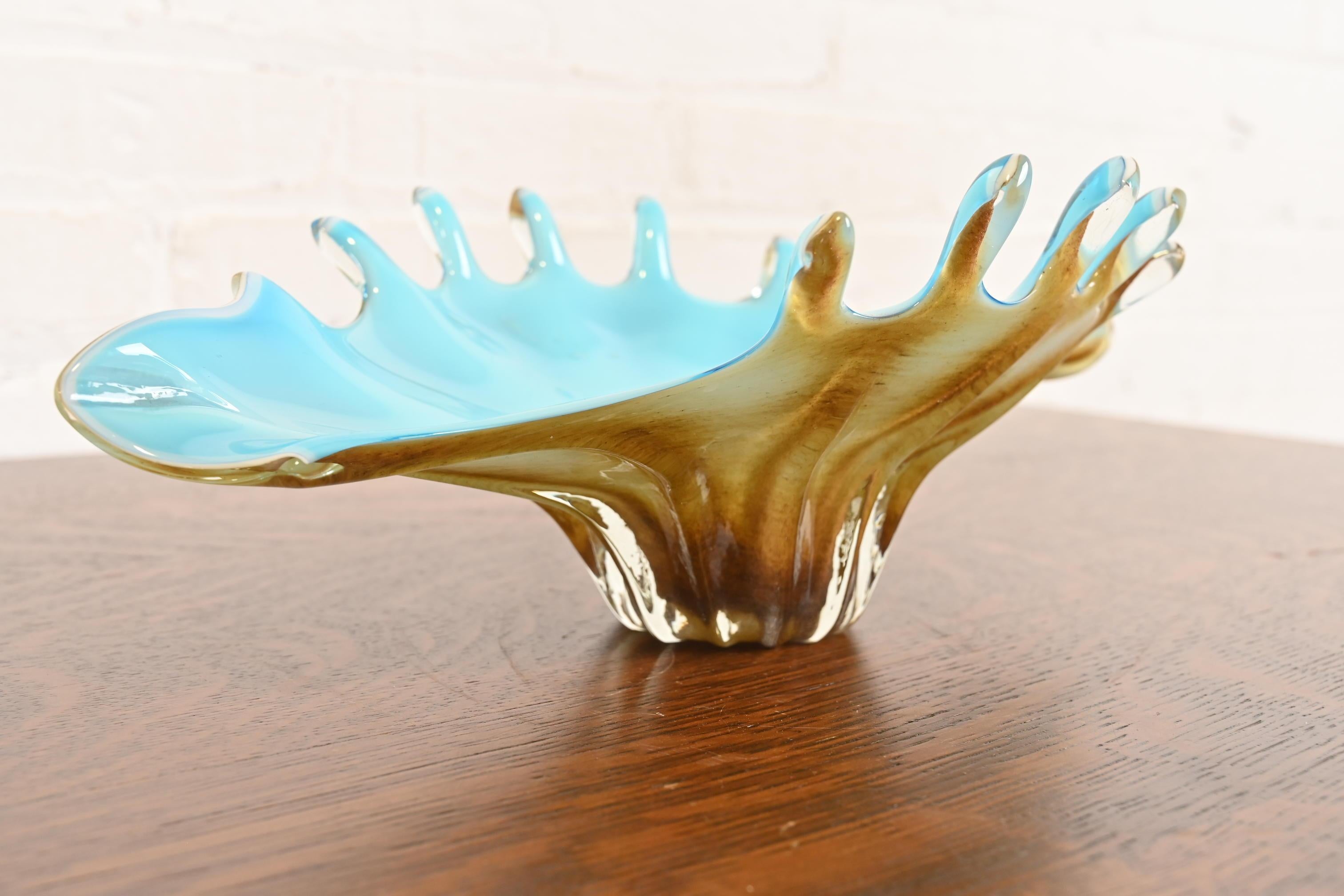 20th Century Archimede Seguso Style Italian Murano Glass Scalloped Edge Centerpiece Bowl For Sale