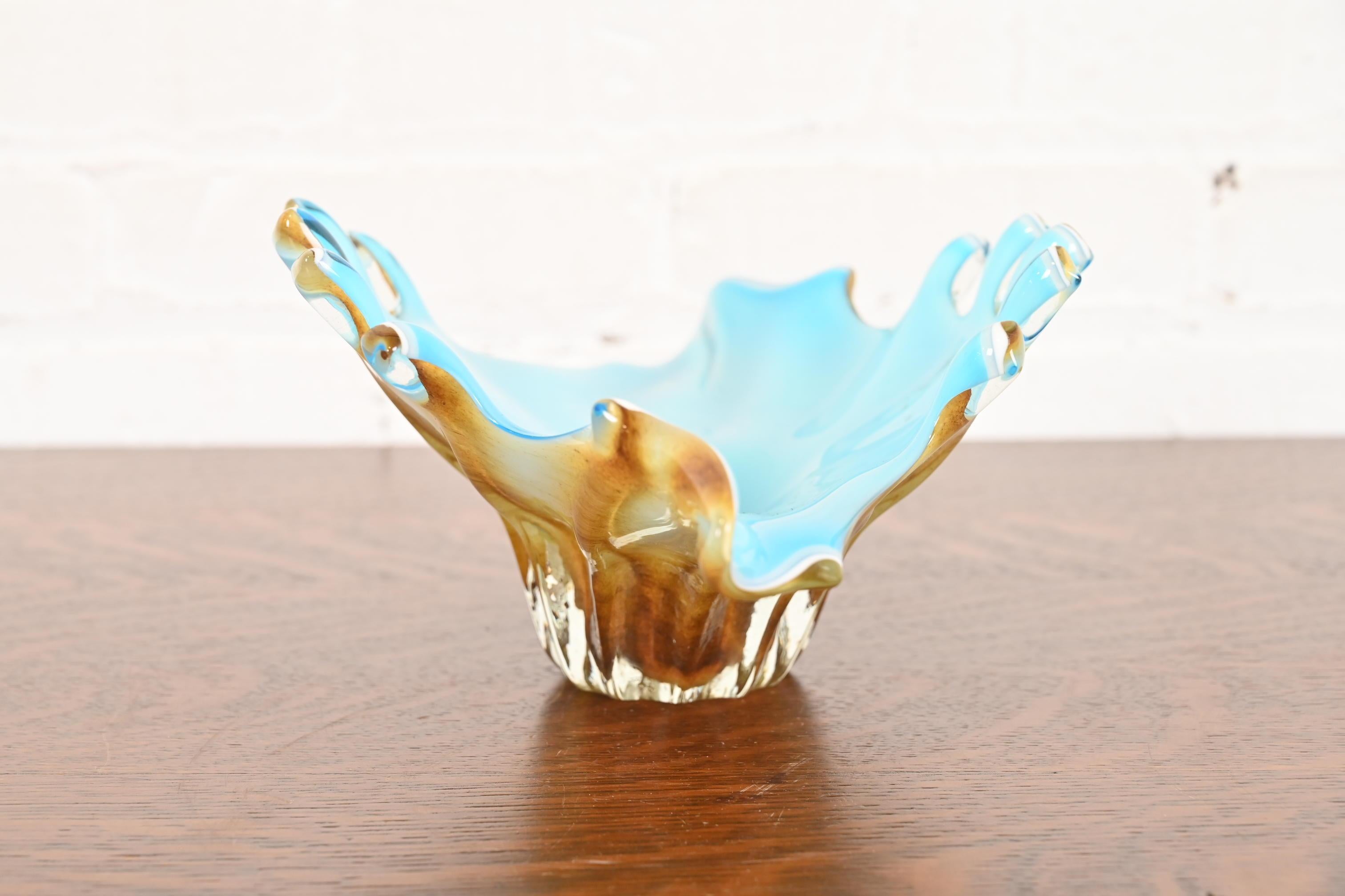 Archimede Seguso Style Italian Murano Glass Scalloped Edge Centerpiece Bowl For Sale 1