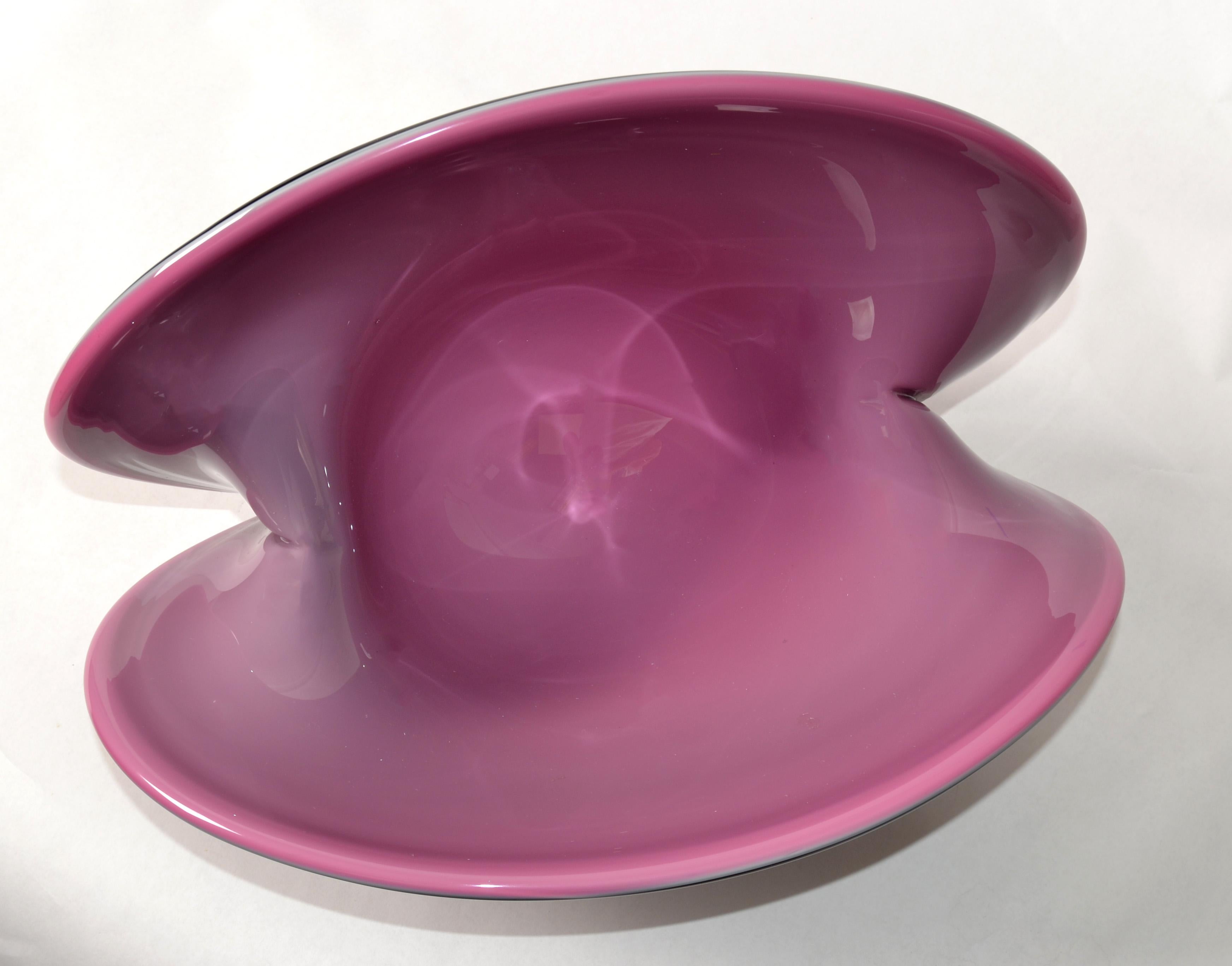 Archimede Seguso Style Large Blown Murano Glass Bowl Centerpiece Purple Black  In Good Condition For Sale In Miami, FL
