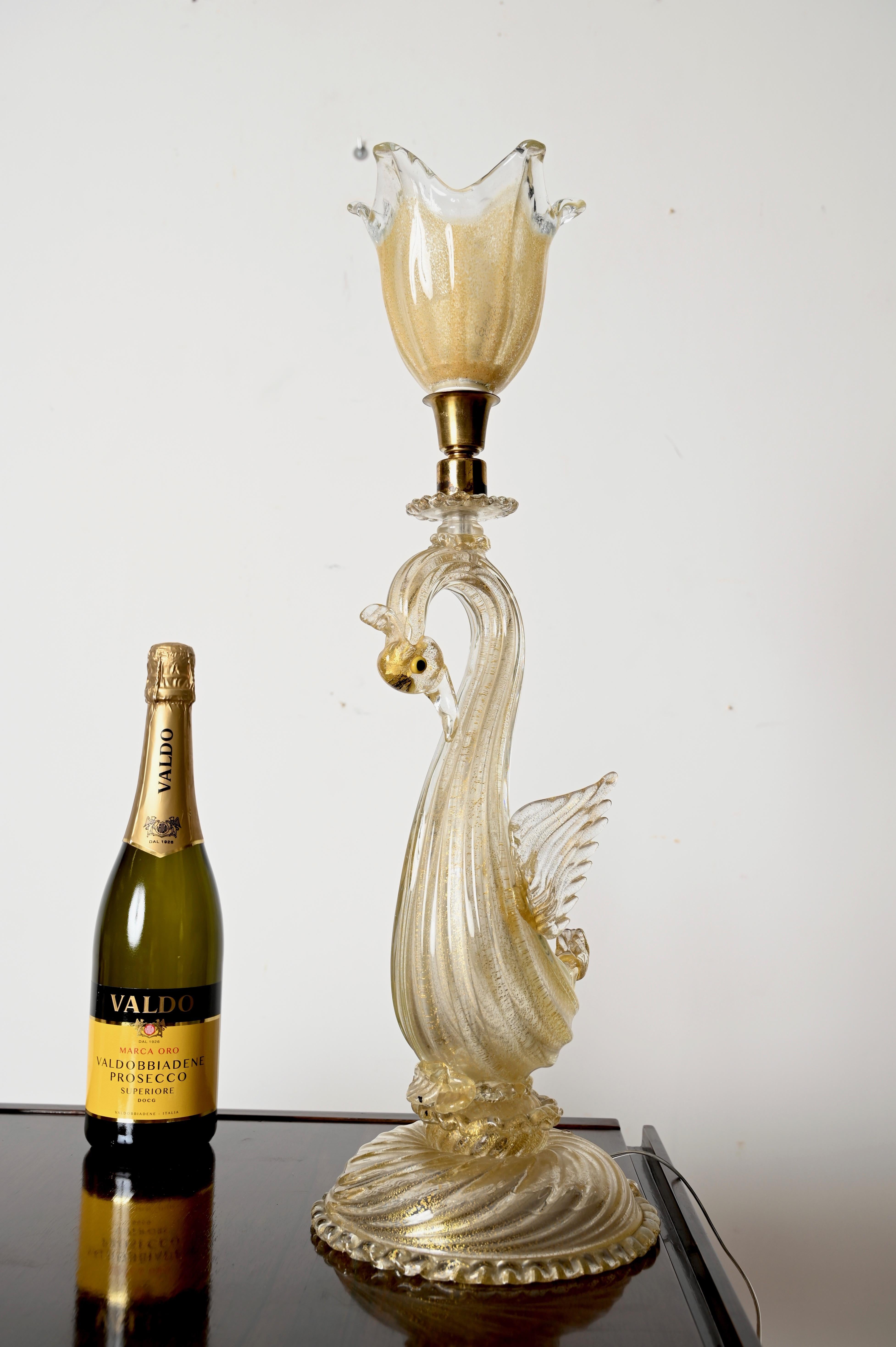 Archimede Seguso Lampe de table Swan en verre doré 24k Murano, Italie années 1950 en vente 2