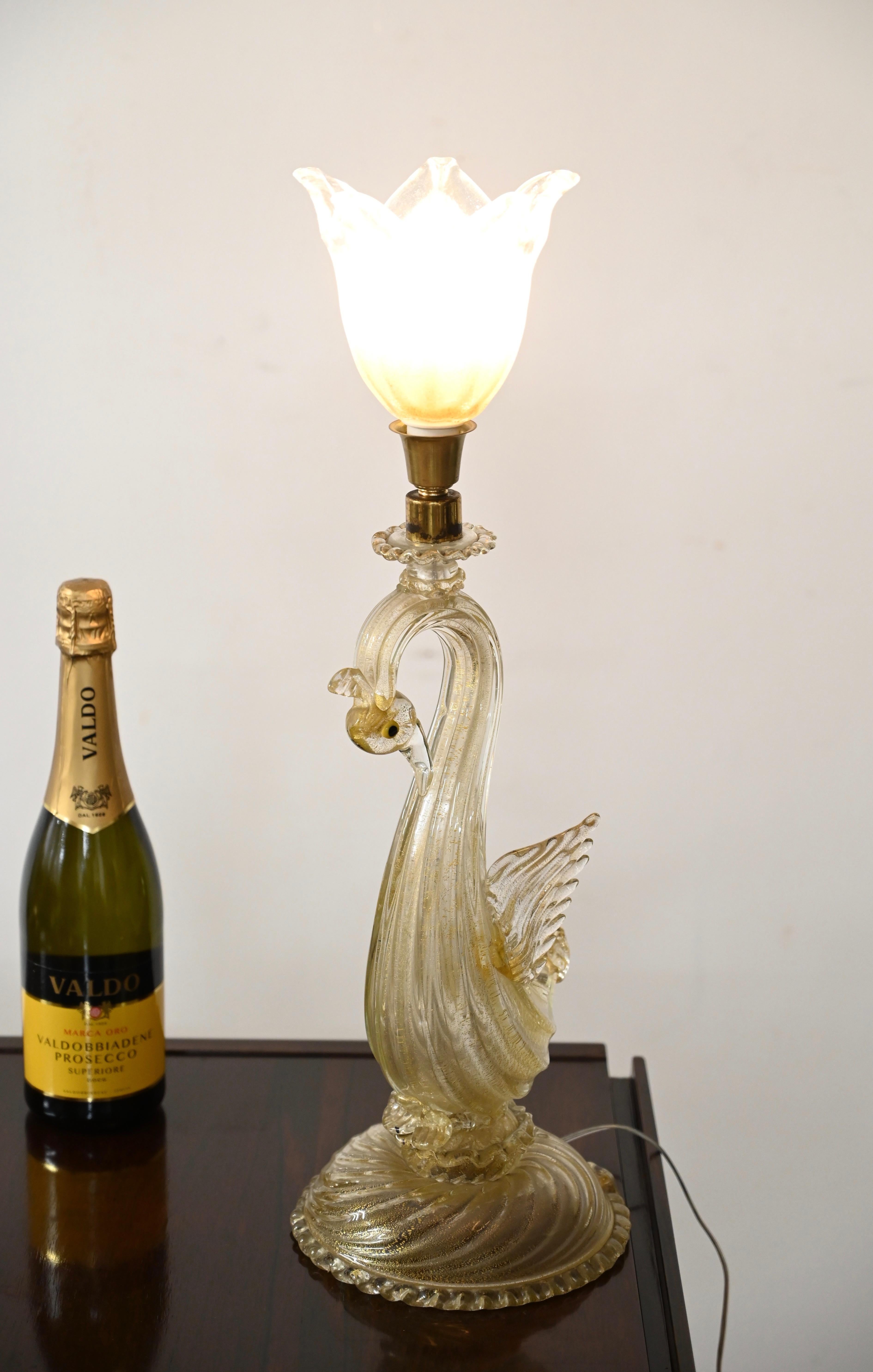 Archimede Seguso Lampe de table Swan en verre doré 24k Murano, Italie années 1950 en vente 3