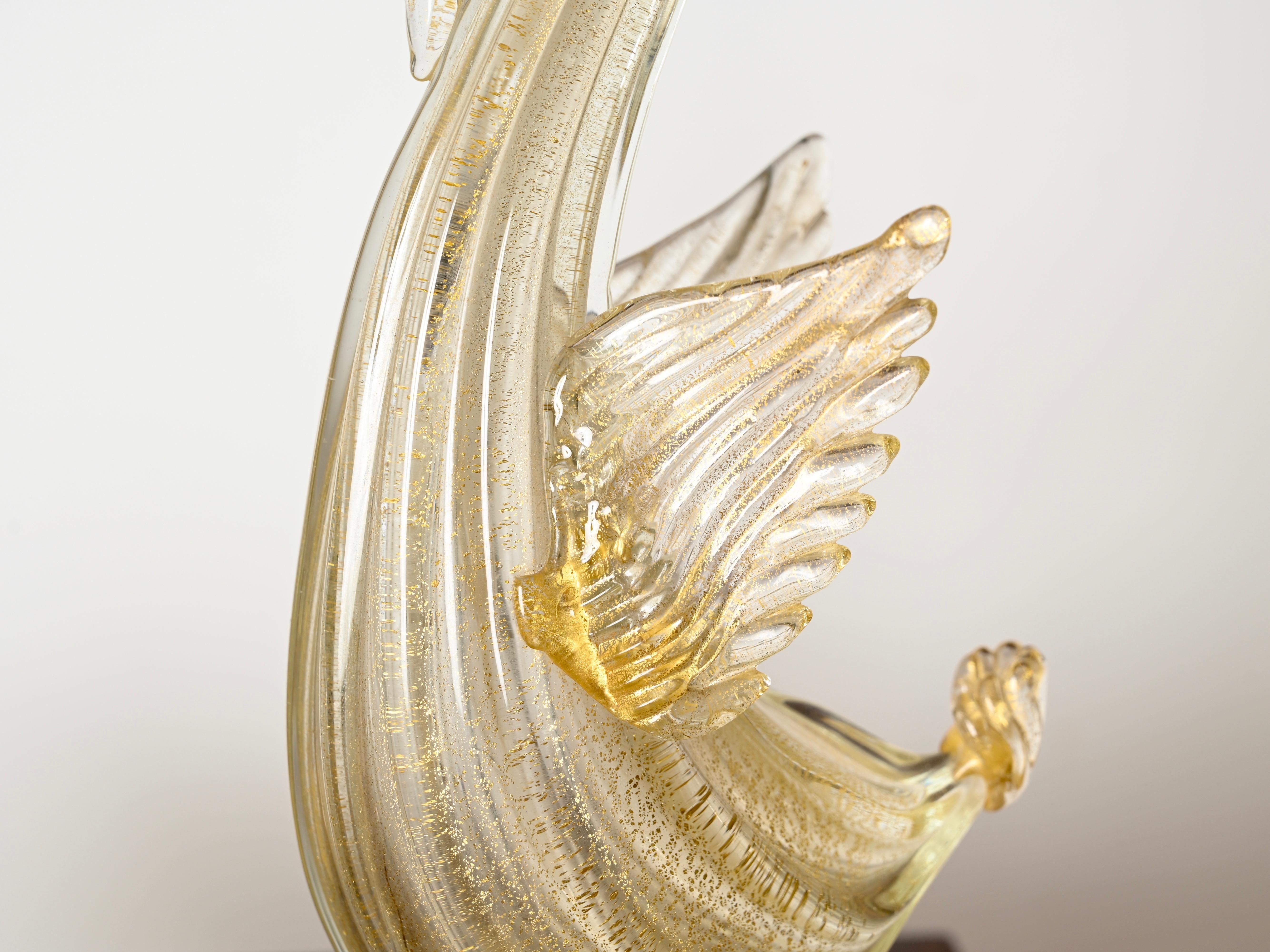 italien Archimede Seguso Lampe de table Swan en verre doré 24k Murano, Italie années 1950 en vente