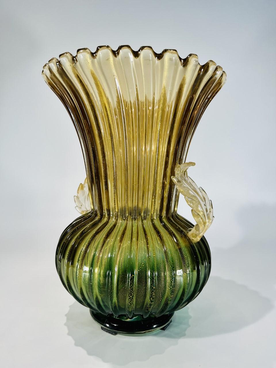 Hand-Carved Archimede Seguso Vase 
