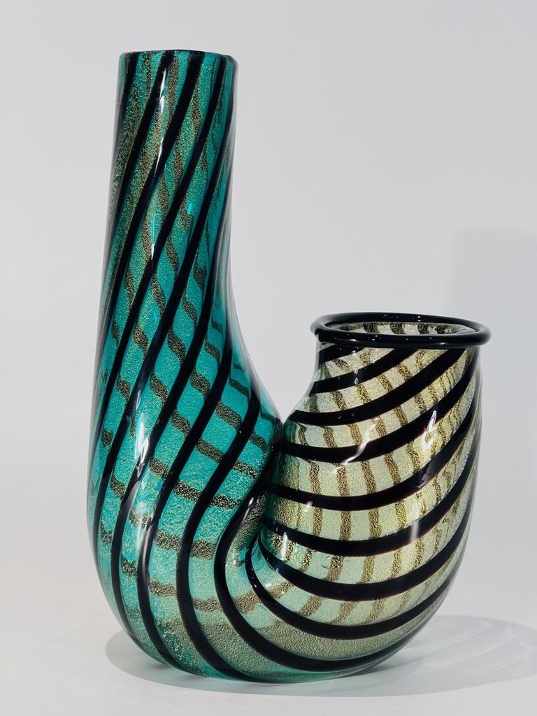 Incredible vase in Murano glass by Archimede Seguso with gold and applied glass. Fantastic.