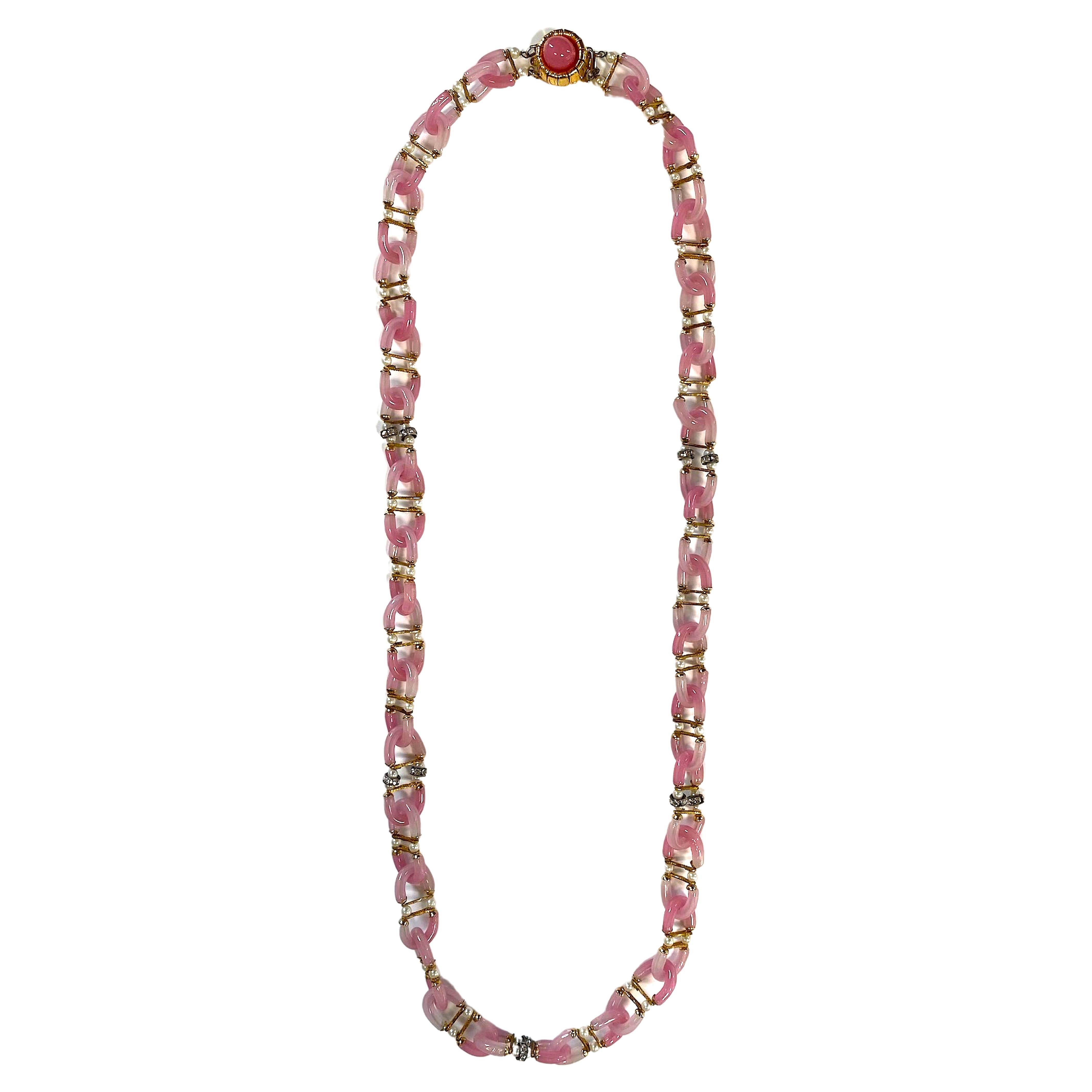 Archimede Seguso, Vetri d'Arte, for Chanel Rose Pink Glass Chain Necklace, 1960s In Good Condition In New York, NY