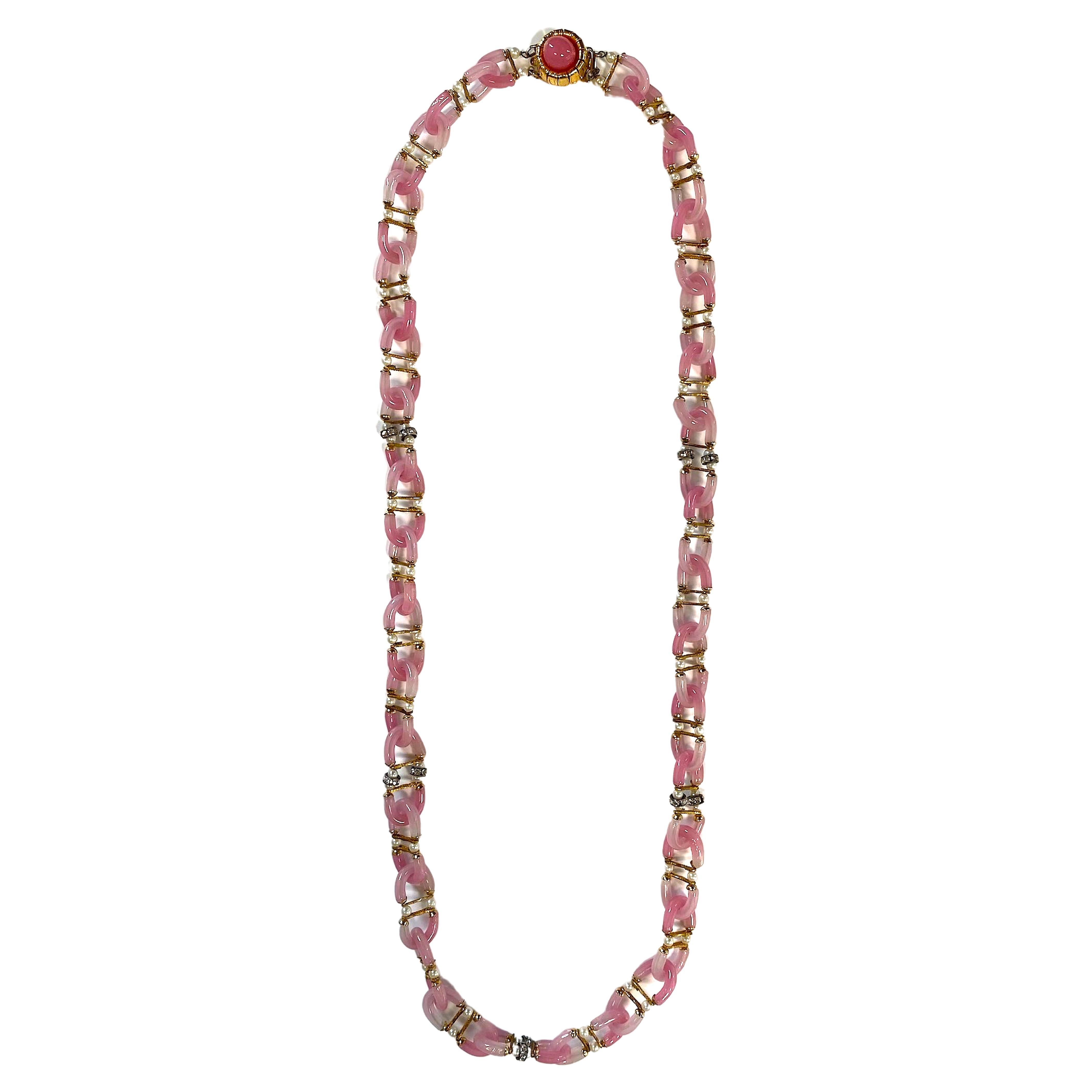 Archimede Seguso, Vetri d'Arte, for Chanel Rose Pink Glass Chain Necklace, 1960s In Good Condition In New York, NY