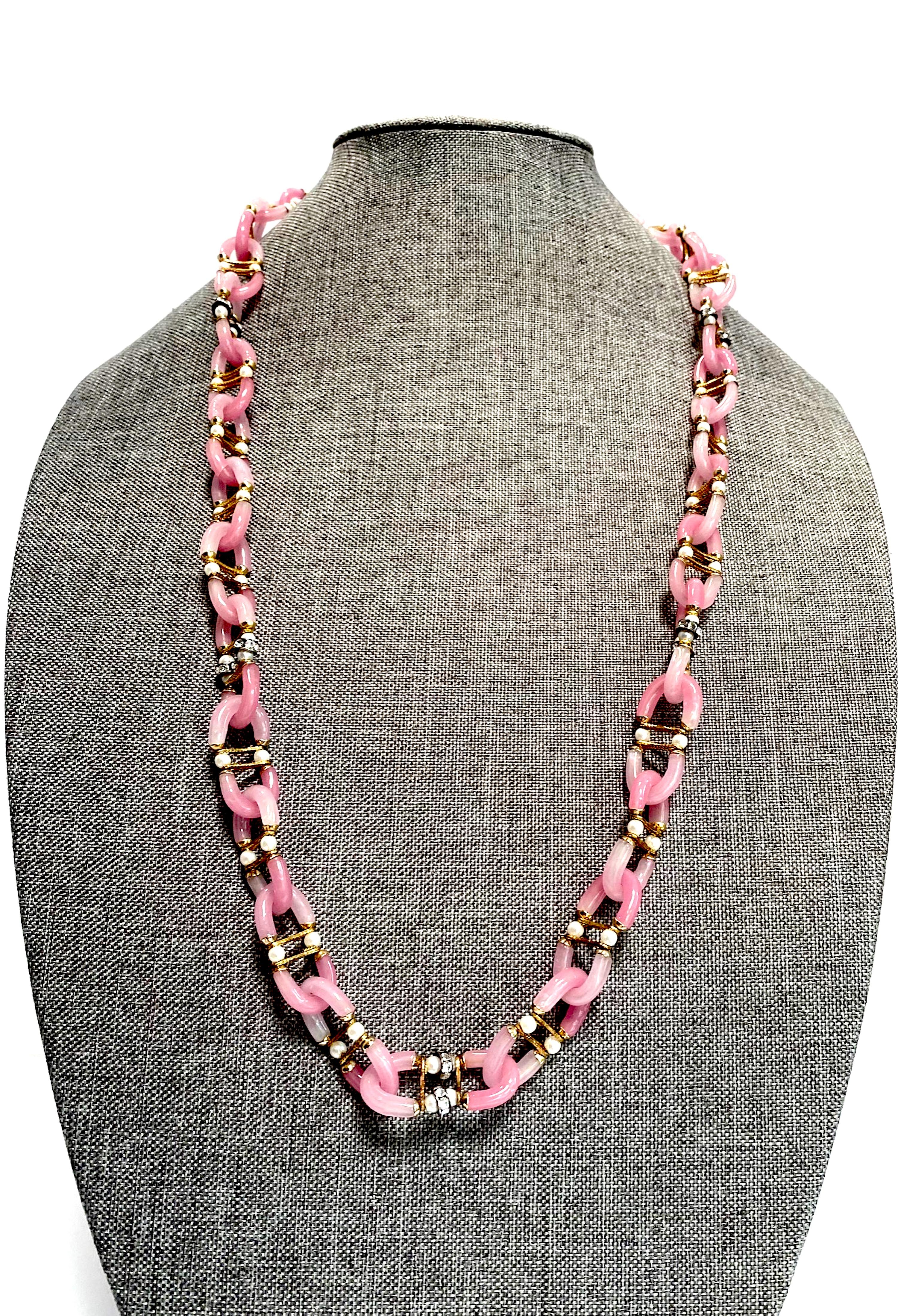 Women's Archimede Seguso, Vetri d'Arte, for Chanel Rose Pink Glass Chain Necklace, 1960s