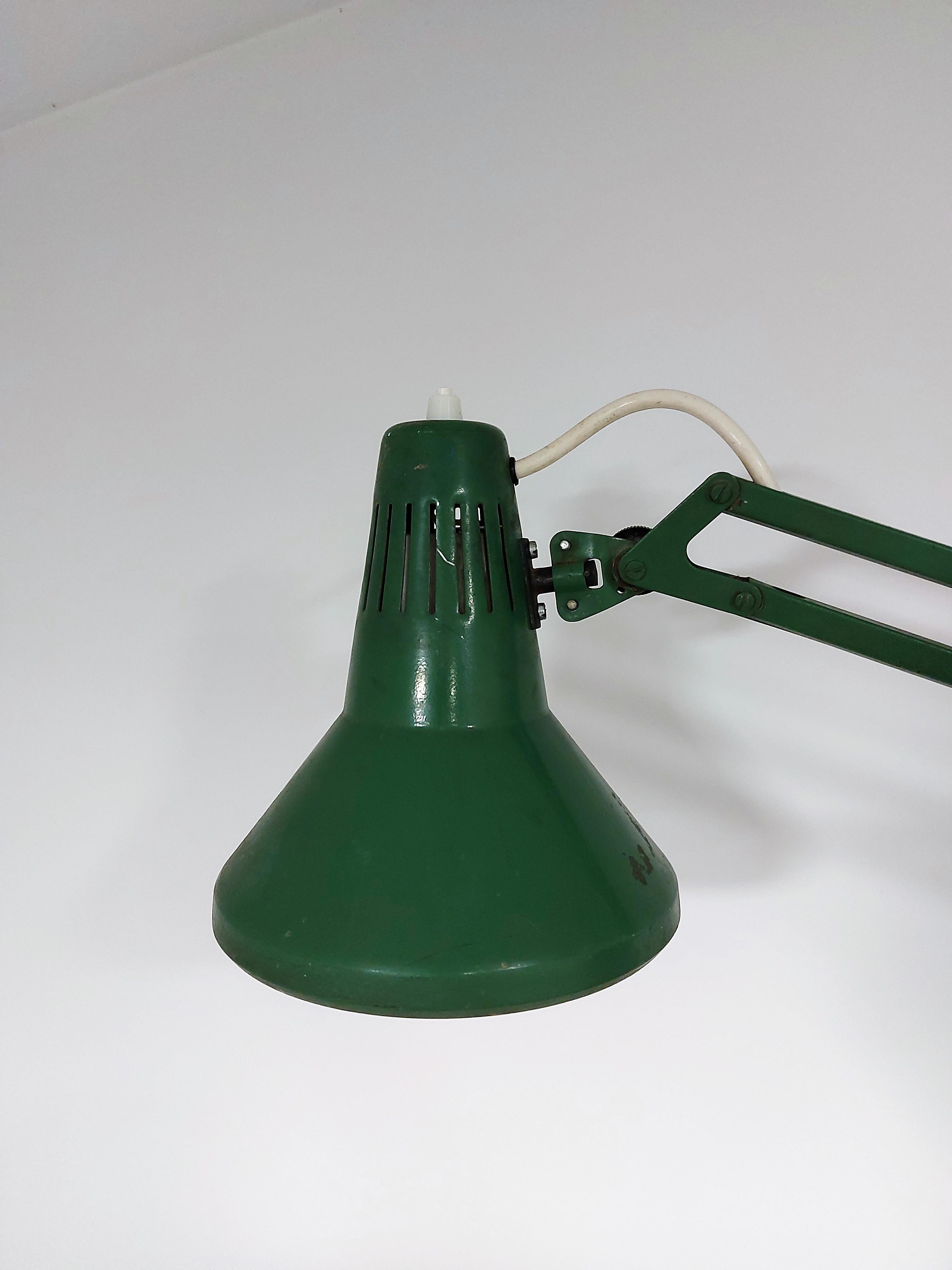 Architect Adjustable Green Swing-Arm Desk Lamp with Metal Shade
Period: 1970s
Country of Manufacturer: Slovenia/Yugoslavia
Colour: green
Material: metal
Condition: good original vintage condition, fully functional
H - 100 cm, D - 60 cm
Lamp