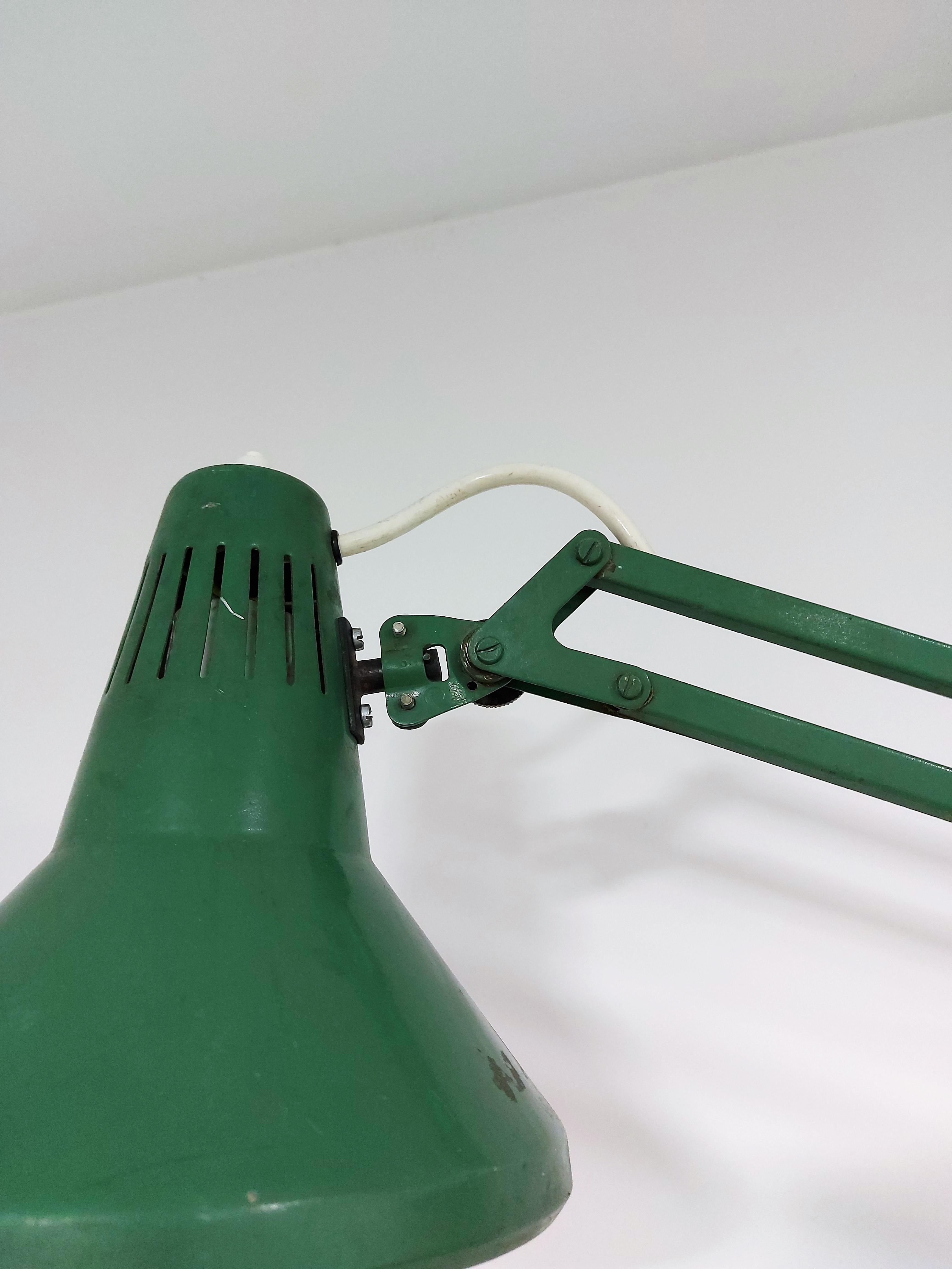Metal Architect Adjustable Green Swing-Arm Desk Lamp, 1970s For Sale