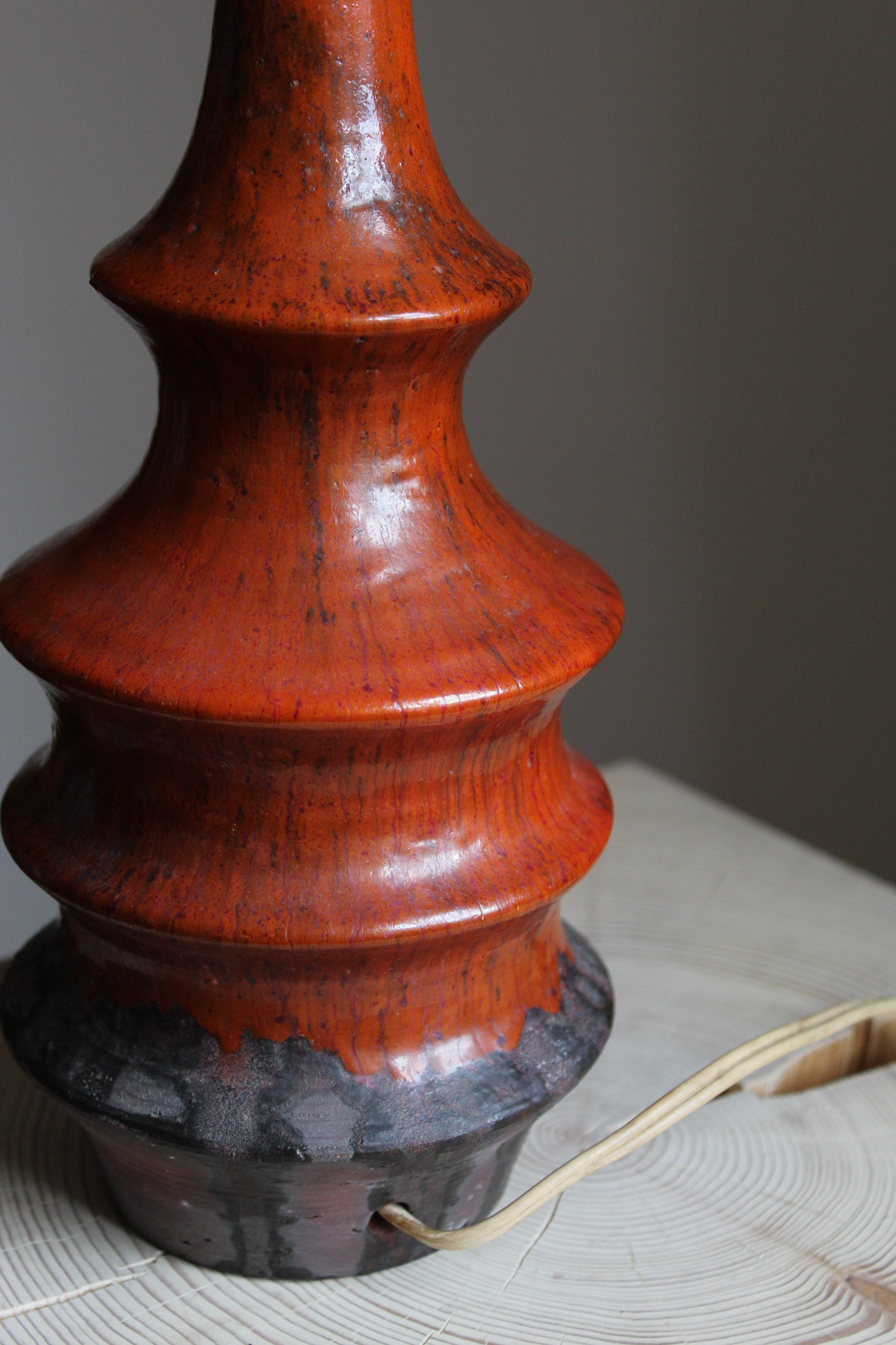 Architect B. Wernon, Studio Table Lamp, Red Glazed Stoneware, Denmark, 1940s In Good Condition In High Point, NC