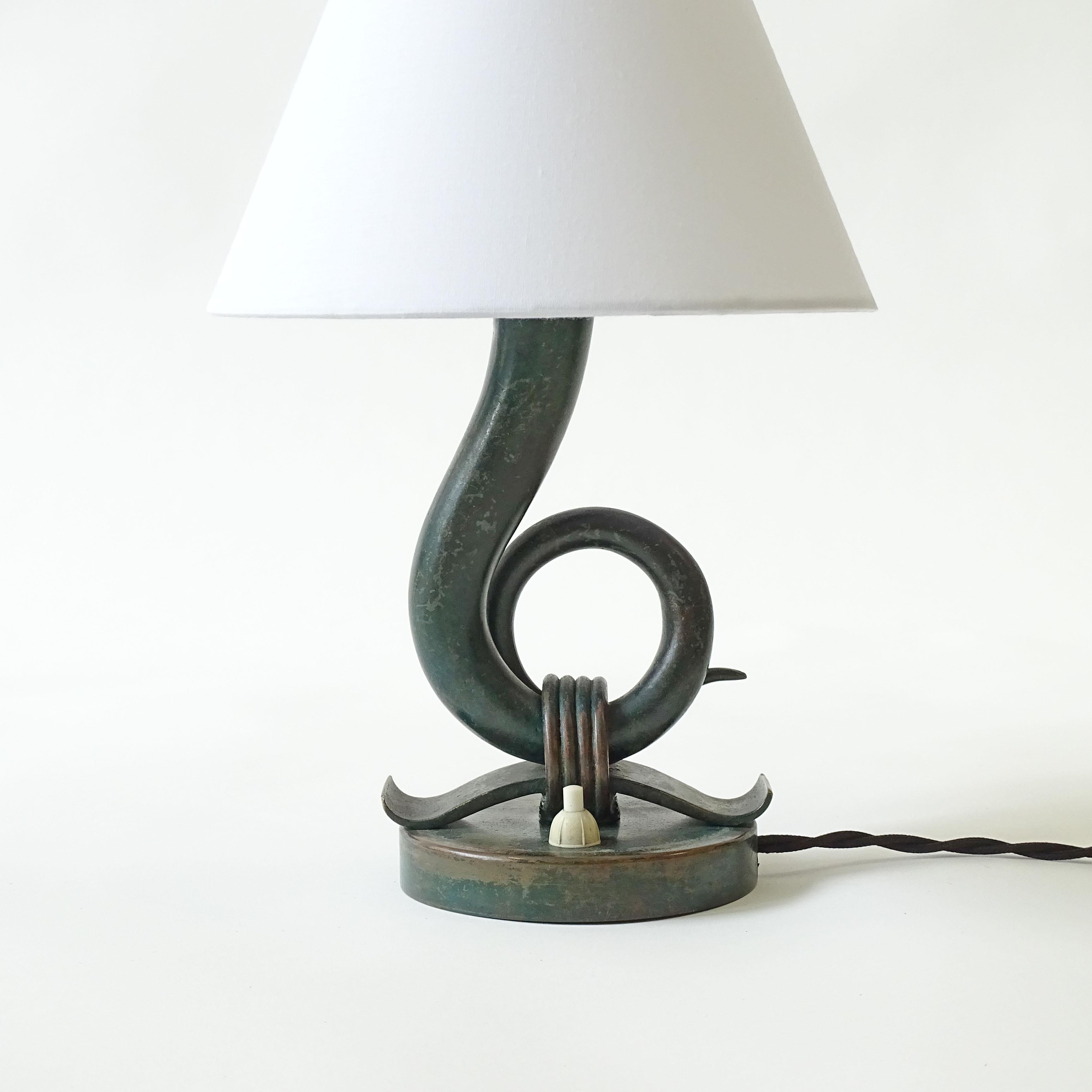 Art Déco Lampada da tavolo Art Deco dell'architetto Emilio Lancia in ottone patinato verde, Italia anni '30 in vendita