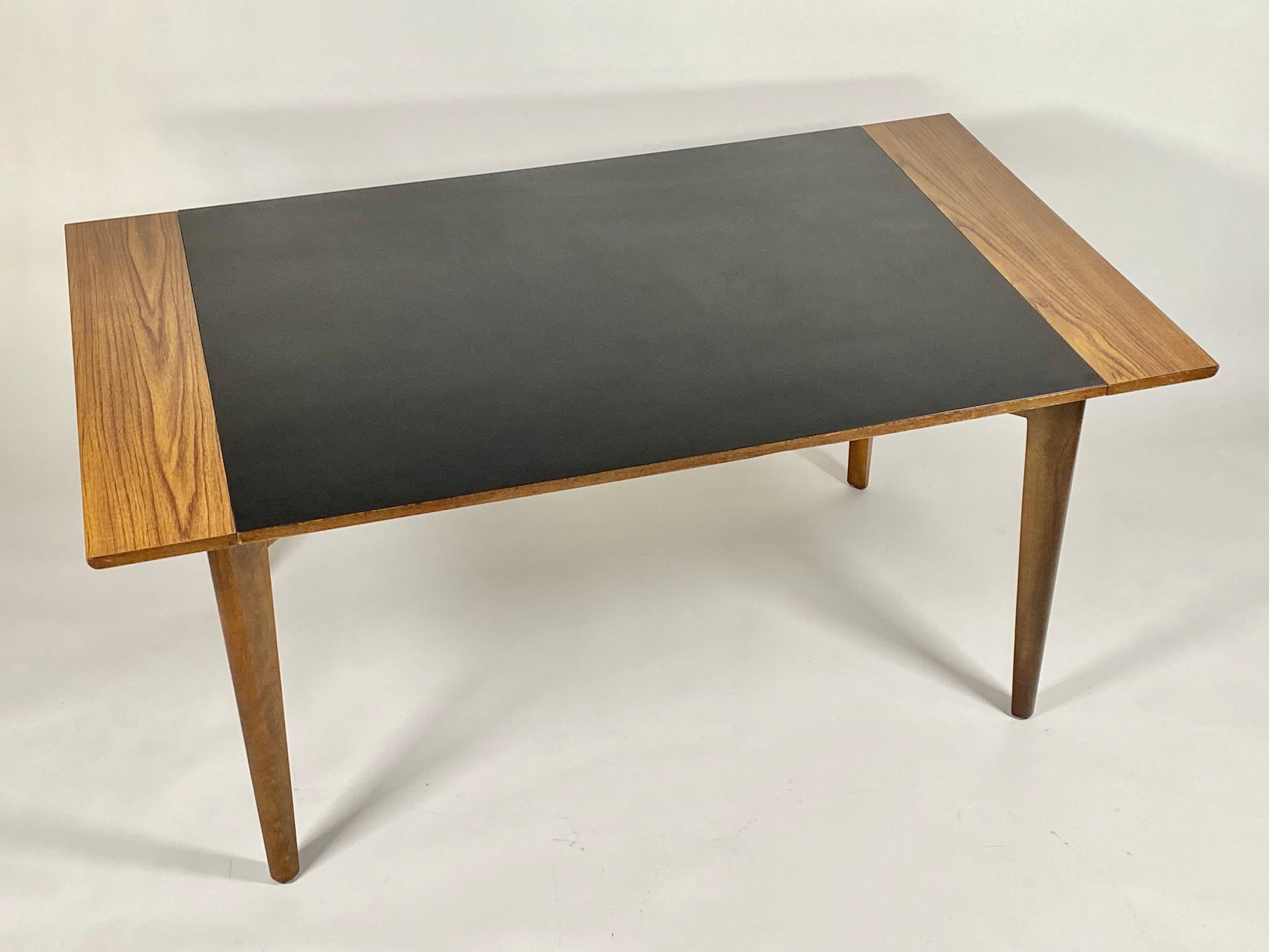 Architect Greta Grossman Expanding Dining Table for Glenn of California In Good Condition In Oakland, CA