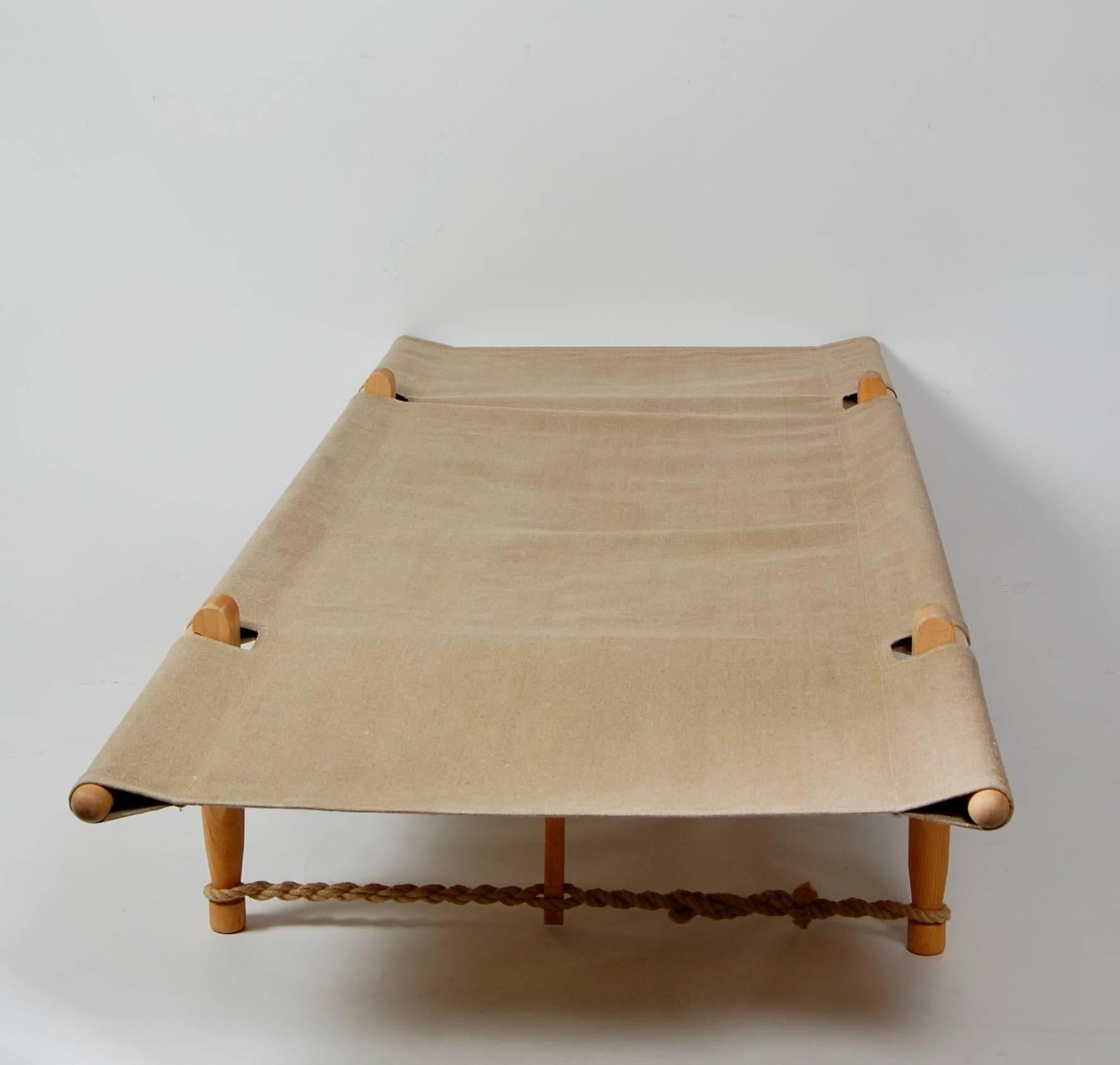 Toile Architecte Ole Gjerlov Knudsen Safarn Daybed or Cot:: Danish Design 1962